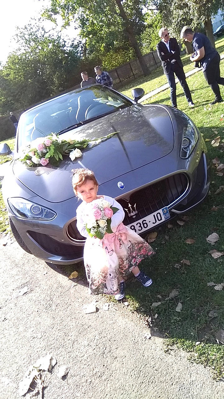 Inaya a rejoint le concours — aidez-le/la à gagner de superbes lots ! auto_part, automotive_design, automotive_exterior, car, city_car, compact_car, family_car, luxury_vehicle, motor_vehicle, person, plant, recreation, tree, vehicle, wheel