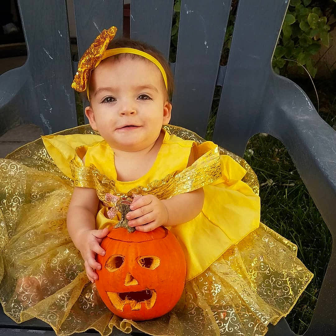 Hannah is registered to the contest to win money with this photo: calabaza, child, cucurbita, fun, halloween, person, pumpkin, smile, toddler, yellow
