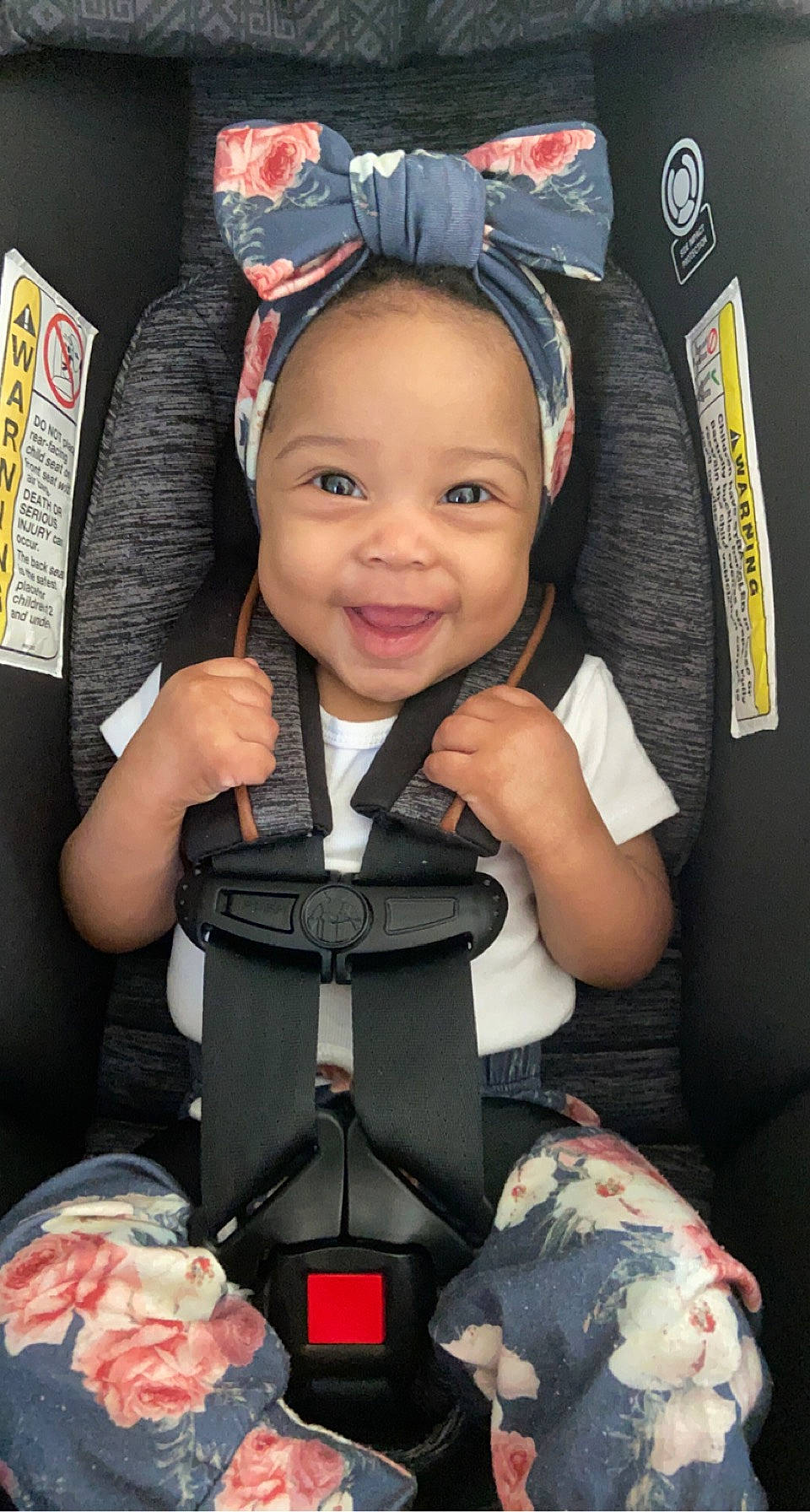 Xiamara is registered to the contest to win money with this photo: baby, baby_carriage, baby_in_car_seat, baby_products, baby_safety, baby_toddler_clothing, car_seat, carmine, cheek, child, fashion_accessory, fun, happy, head, joy, person, service, sitting, skin, smile