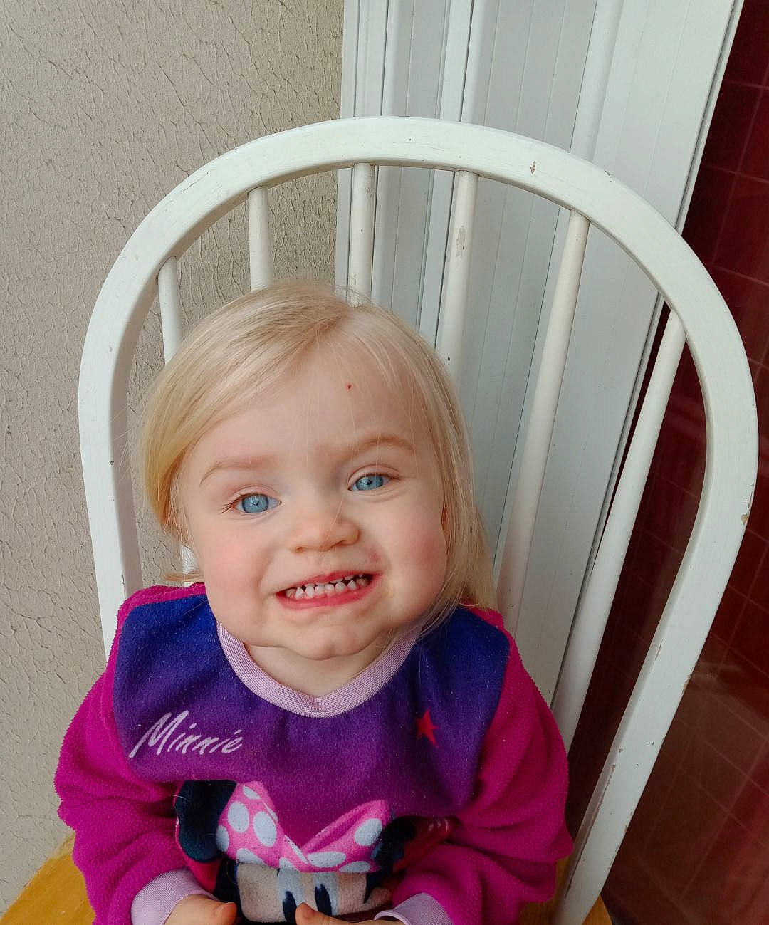 Illyanna participe au concours pour gagner de l'argent avec cette photo : baby, baby_products, baby_toddler_clothing, chair, cheek, child, electric_blue, face, fashion_accessory, flooring, happy, hardwood, iris, joy, magenta, person, product, sitting, sleeve, smile