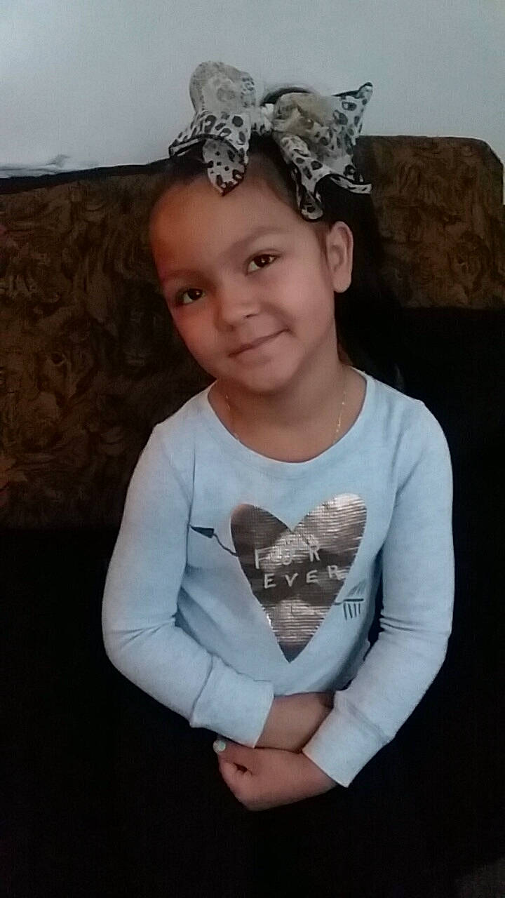 Leilanni is registered to the contest to win money with this photo: arm, child, girl, hair_accessory, headgear, headpiece, jewellery, joy, neck, person, product, toddler