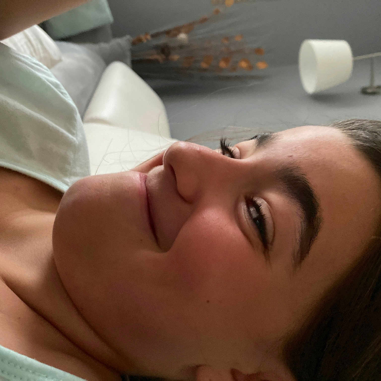 Melina participe au concours pour gagner de l'argent avec cette photo : abdomen, cheek, chest, child, comfort, ear, eyebrow, eyelash, human_leg, jaw, lip, mouth, nap, neck, nose, room, service, skin, sleep