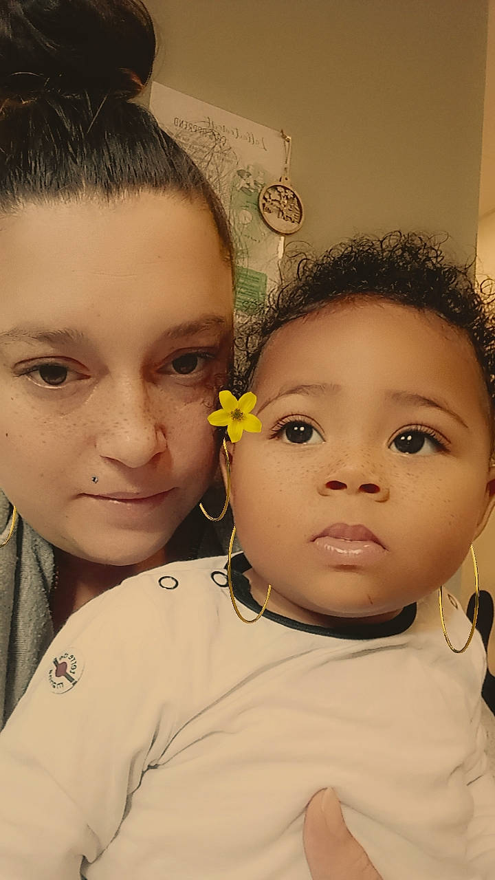 Elikya participe au concours pour gagner de l'argent avec cette photo : baby, black_hair, cheek, child, chin, ear, eyebrow, eyelash, flash_photography, forehead, fun, gesture, hairstyle, happy, iris, jewellery, joy, nose, person, portrait_photography