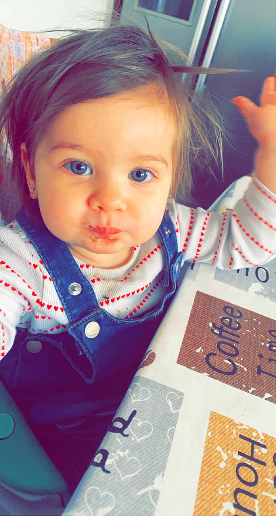 Claryssa a rejoint le concours — aidez-le/la à gagner de superbes lots ! baby, baby_toddler_clothing, bracelet, brown_hair, cheek, child, eyelash, forehead, hairstyle, iris, lip, mouth, nose, organ, overall, person, thumb, toddler
