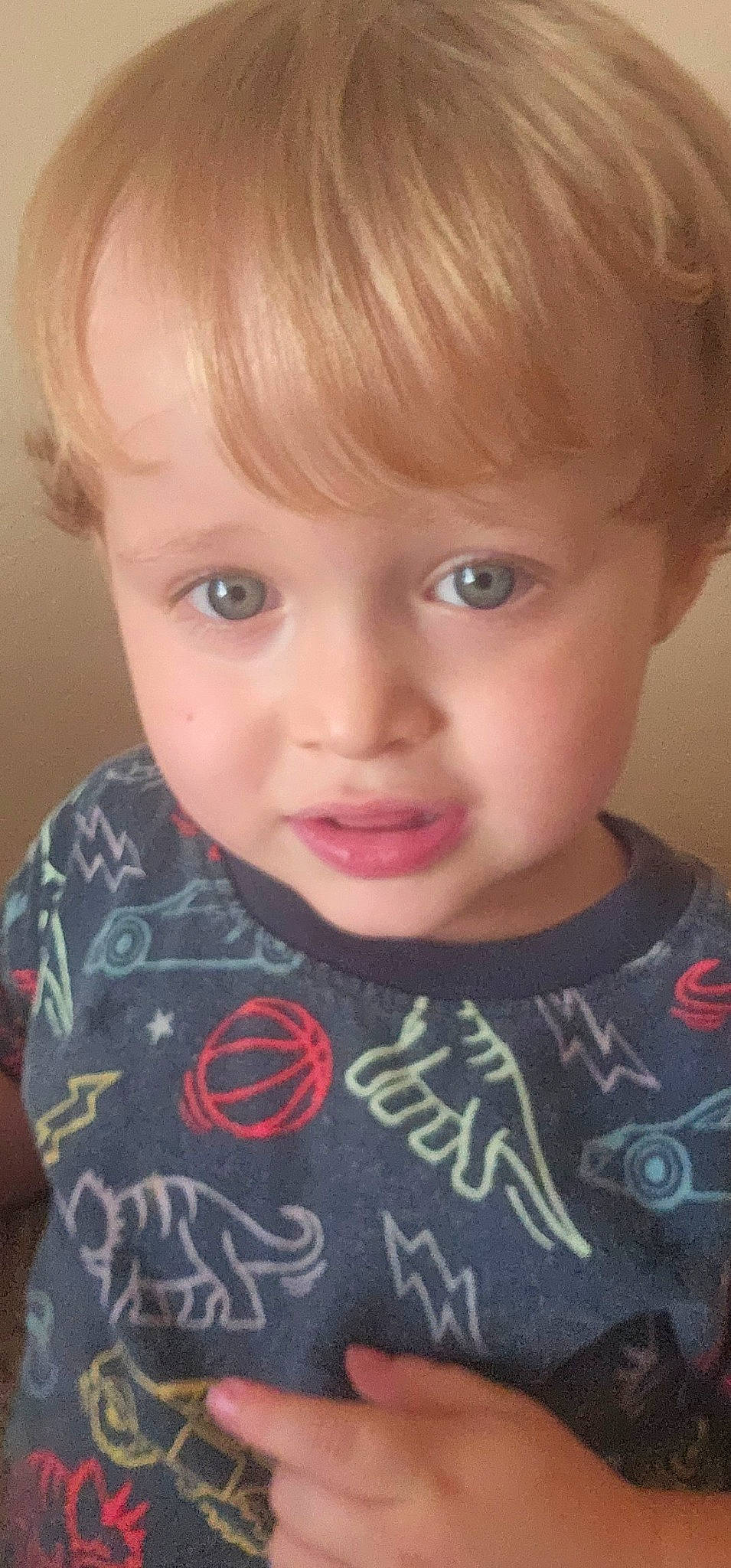 Danntay is registered to the contest to win money with this photo: cheek, chin, ear, eye, eyebrow, eyelash, face, forehead, hair, head, iris, jaw, lip, mouth, neck, nose, person, skin, sleeve, smile