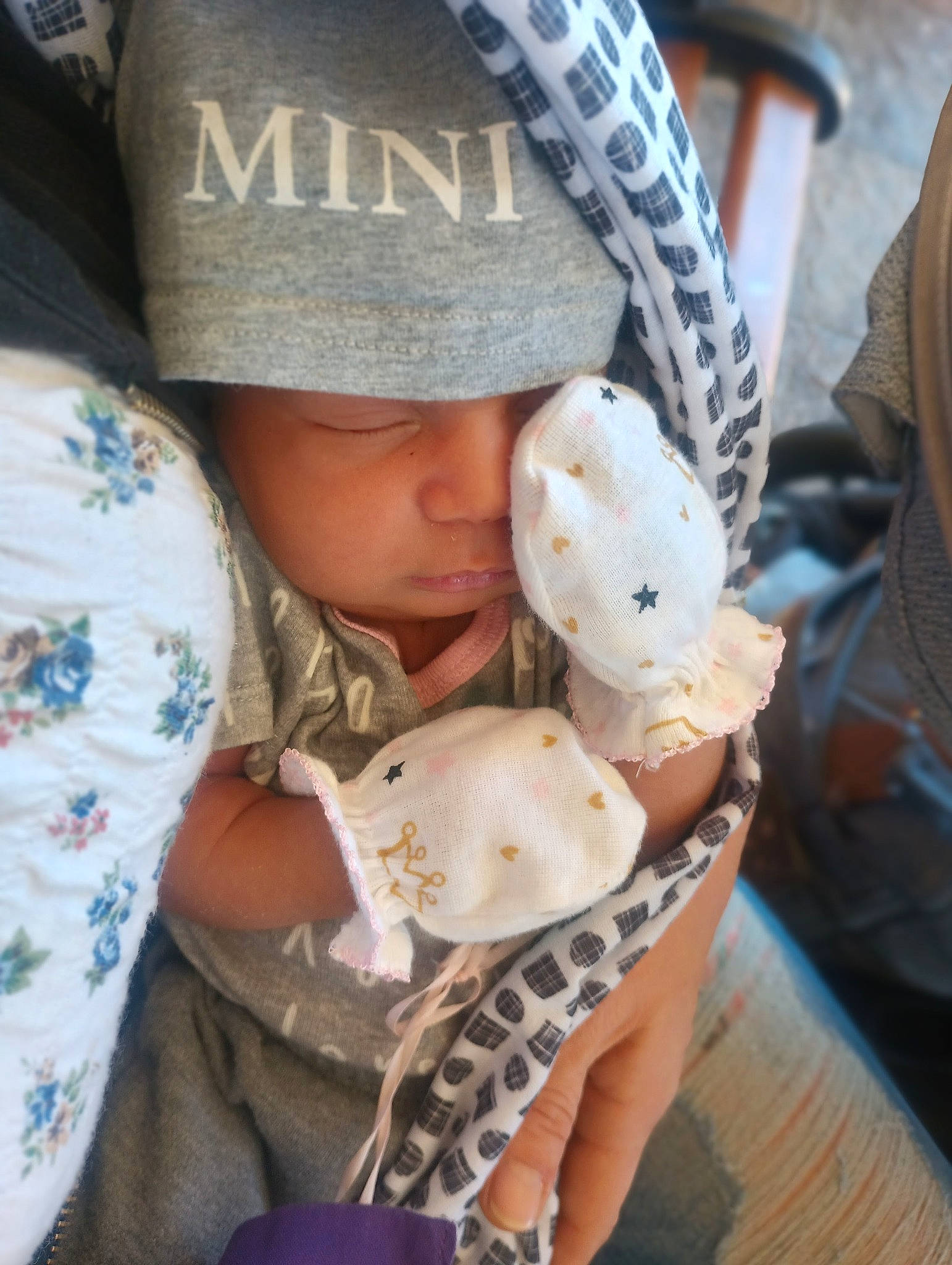 Rashelly is registered to the contest to win money with this photo: baby, baby_products, cap, child, companion_dog, fashion_accessory, fur, glove, headwear, jewellery, nail, pattern, person, reptile, sitting, stuffed_toy, textile, toddler, toy, tradition