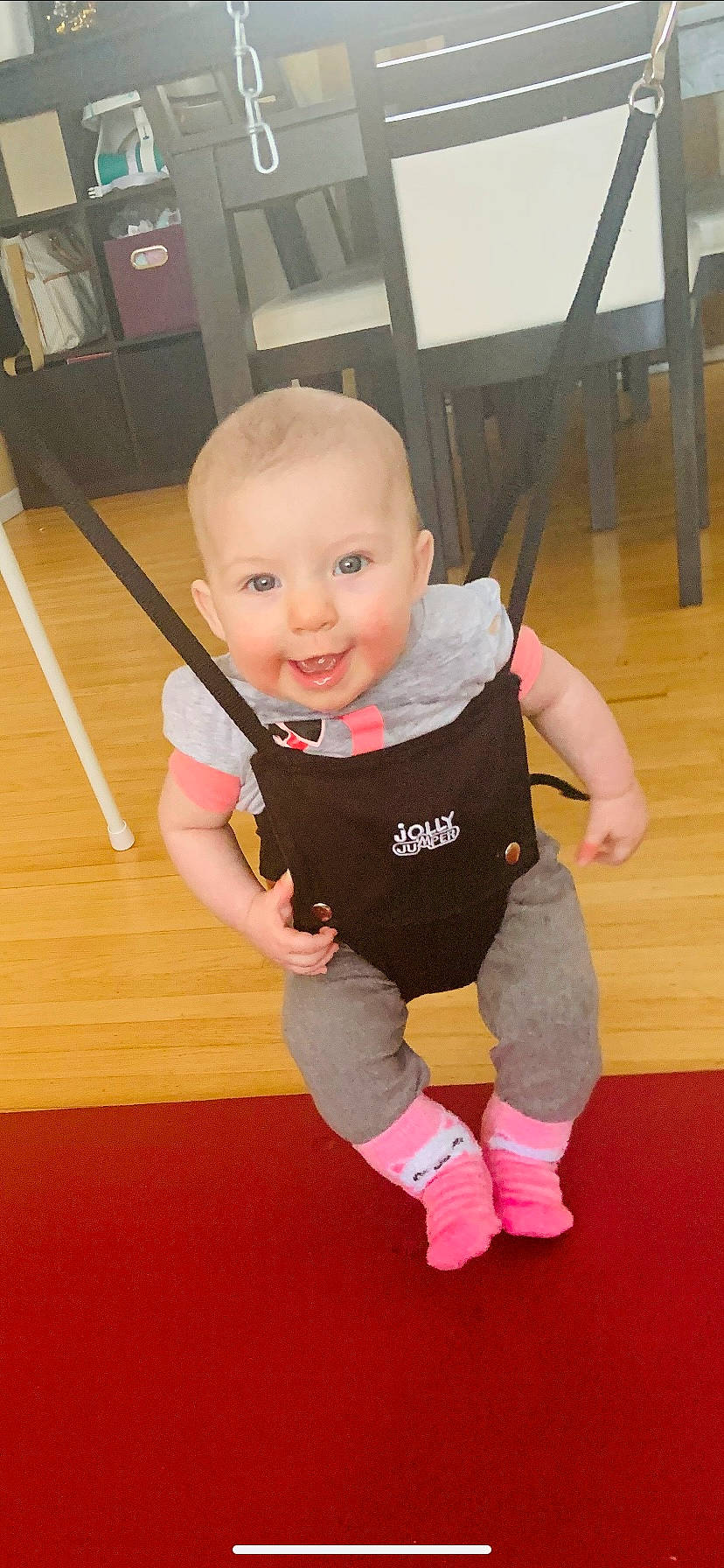 Leni is registered to the contest to win money with this photo: baby, baby_toddler_clothing, cheek, child, finger, floor, flooring, fun, happy, hardwood, joint, knee, leisure, person, skin, sleeve, smile, thumb, toddler, varnish