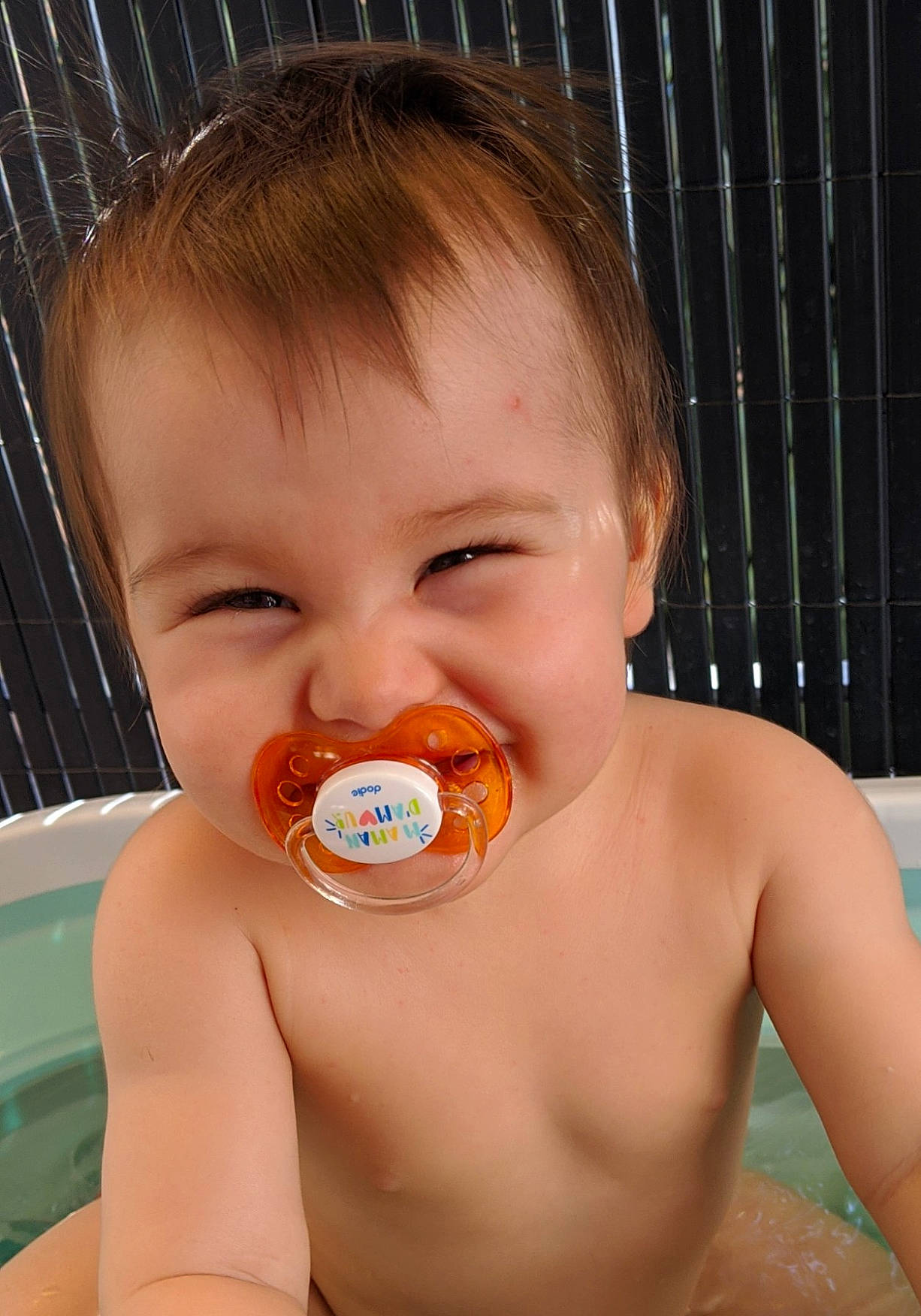 Jodie a rejoint le concours — aidez-le/la à gagner de superbes lots ! baby, baby_bathing, bathing, child, eye, joy, mouth, muscle, neck, nose, person, skin, toddler