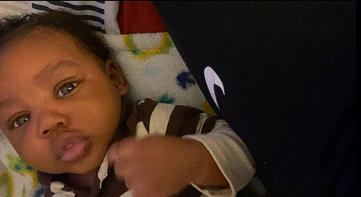 Juelz is registered to the contest to win money with this photo: cheek, comfort, ear, elbow, eye, eyebrow, eyelash, finger, forehead, gesture, happy, linens, lip, nail, neck, nose, person, selfie, skin, textile