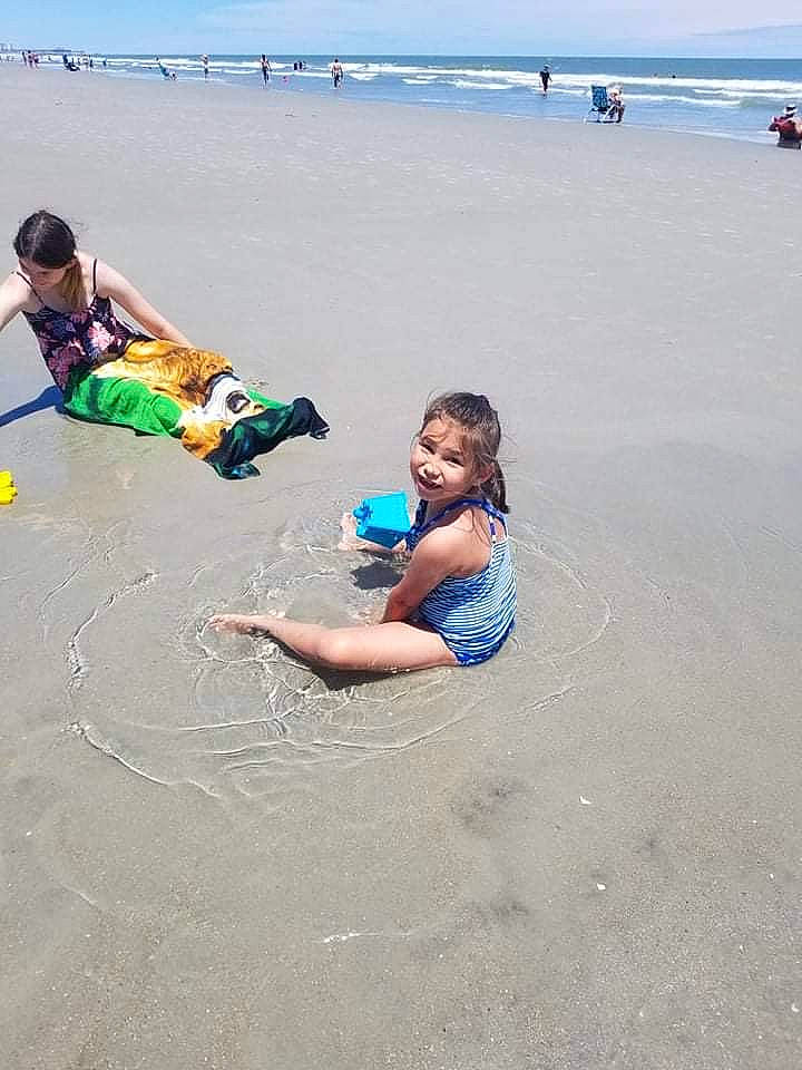 Rahnezmae is registered to the contest to win money with this photo: barefoot, beach, body_of_water, fun, happy, holiday, horizon, joy, leisure, people_in_nature, people_on_beach, person, recreation, sand, shore, shorts, sky, summer, toddler, travel