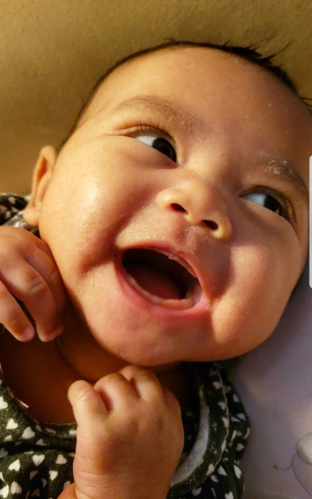 Asia is registered to the contest to win money with this photo: baby, baby_making_funny_faces, cheek, child, chin, face, facial_expression, gesture, happy, head, laugh, lip, mouth, nose, person, shout, skin, smile, toddler, yawn