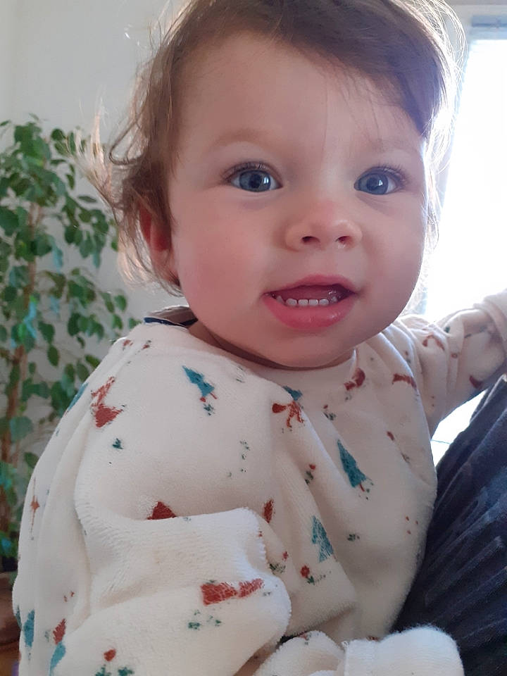 Olivia a rejoint le concours — aidez-le/la à gagner de superbes lots ! baby, cheek, child, chin, eye, face, forehead, head, iris, lip, nose, person, skin, smile, toddler