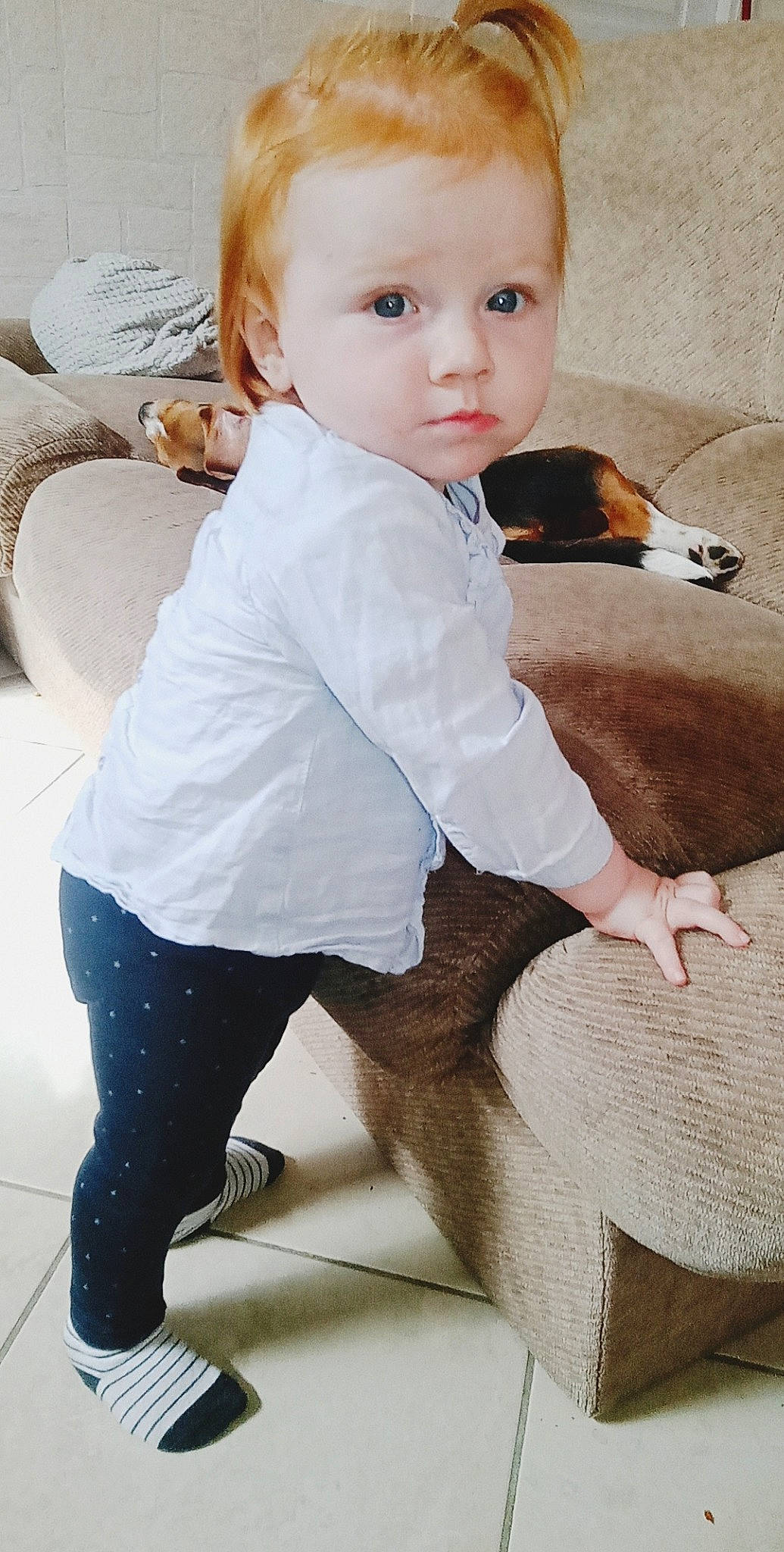 Lizea a rejoint le concours — aidez-le/la à gagner de superbes lots ! baby, baby_toddler_clothing, beauty, blond, comfort, companion_dog, dog, human_leg, joint, knee, lap, leg, person, sitting, skin, sleeve, sock, thigh, toddler, waist