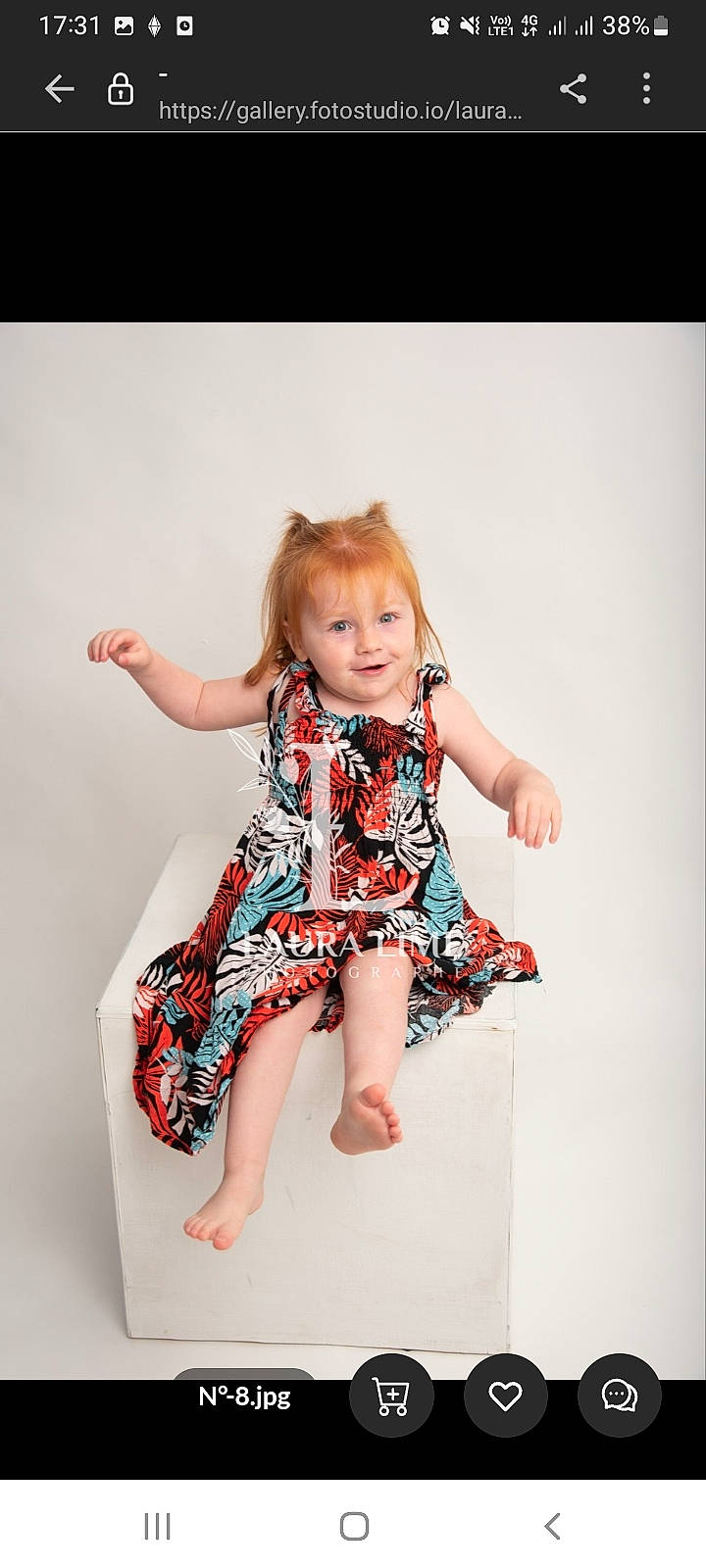 Lizea participe au concours pour gagner de l'argent avec cette photo : baby_toddler_clothing, collar, day_dress, dress, fashion_design, gesture, human_body, human_leg, knee, leg, magenta, one_piece_garment, pattern, person, pink, sleeve, smile, thigh, thumb, waist