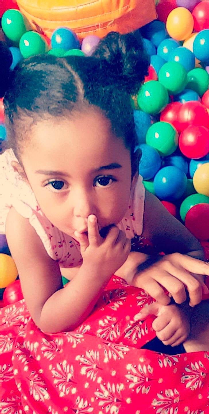 Leila participe au concours pour gagner de l'argent avec cette photo :