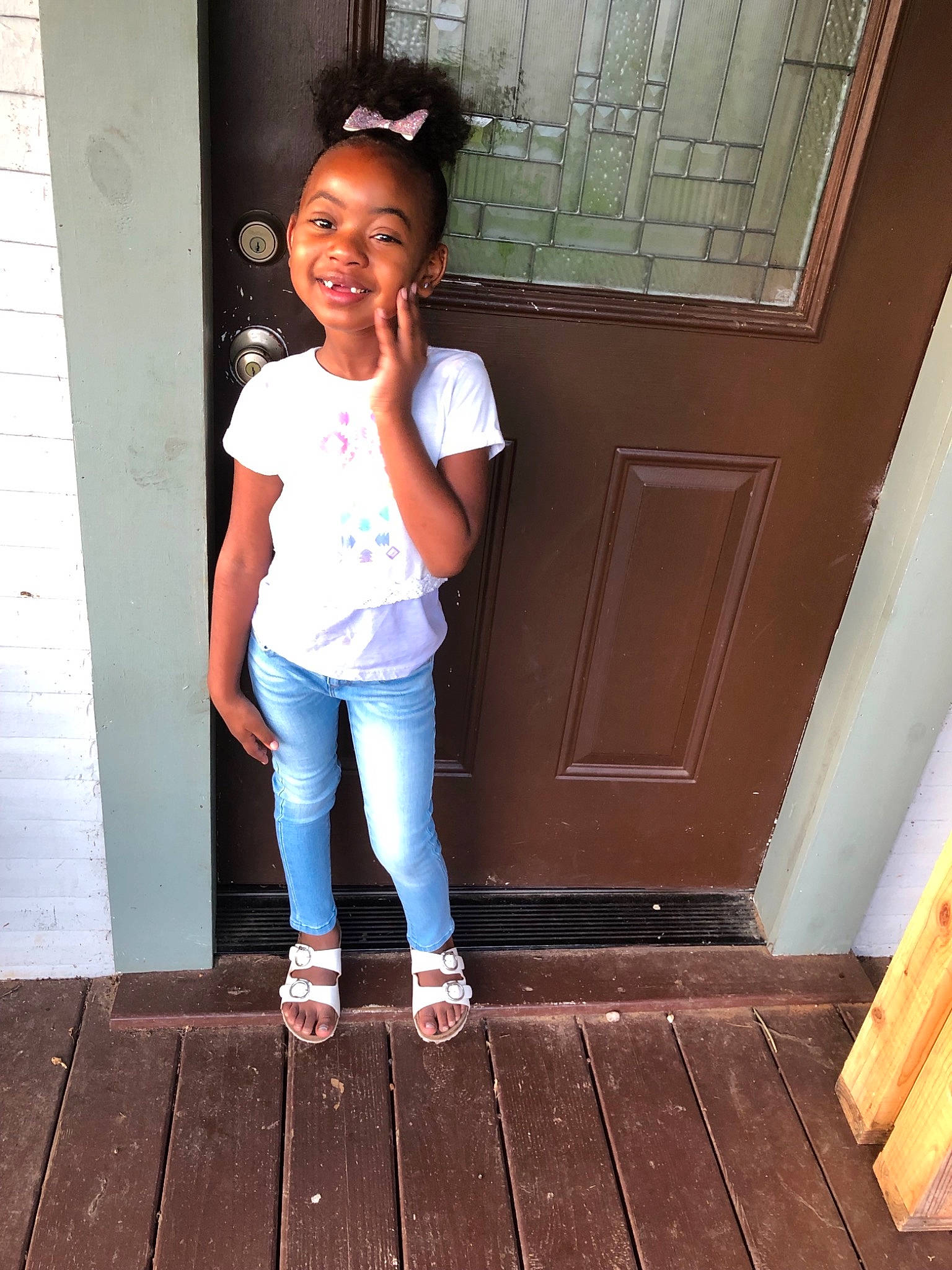 Jaylei is registered to the contest to win money with this photo: child, denim, floor, jeans, joy, leg, person, shoulder, standing, vacation