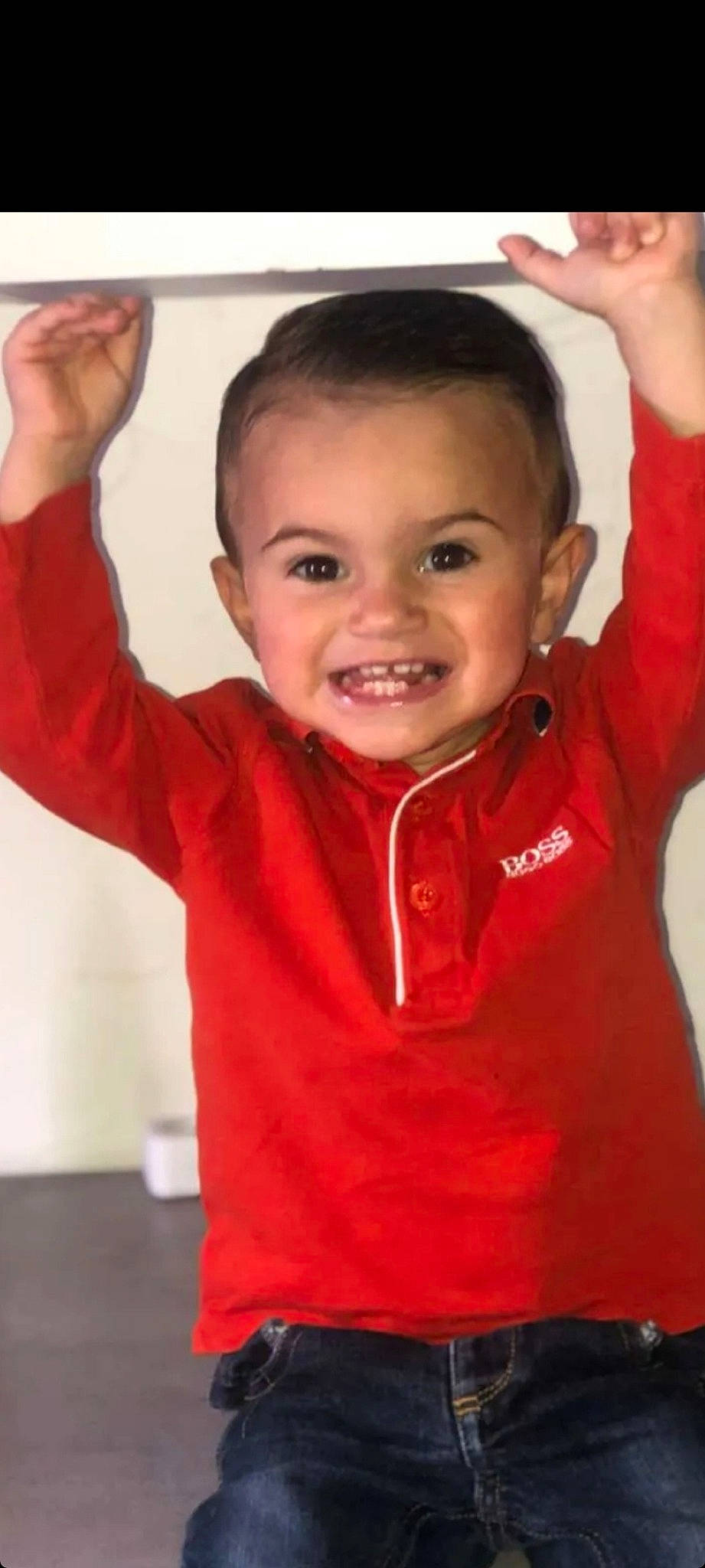 Swany a rejoint le concours — aidez-le/la à gagner de superbes lots ! arm, cheek, chin, cool, eyebrow, finger, forehead, gesture, hand, happy, head, human_body, joy, mouth, muscle, neck, nose, person, shoulder, sleeve