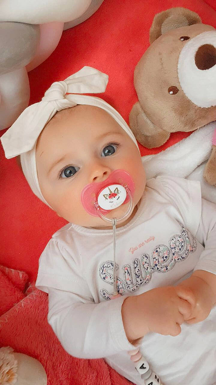 Dalyana participe au concours pour gagner de l'argent avec cette photo : baby, baby_products, baby_toddler_clothing, cheek, child, headwear, lip, love, person, plush, toddler, toy