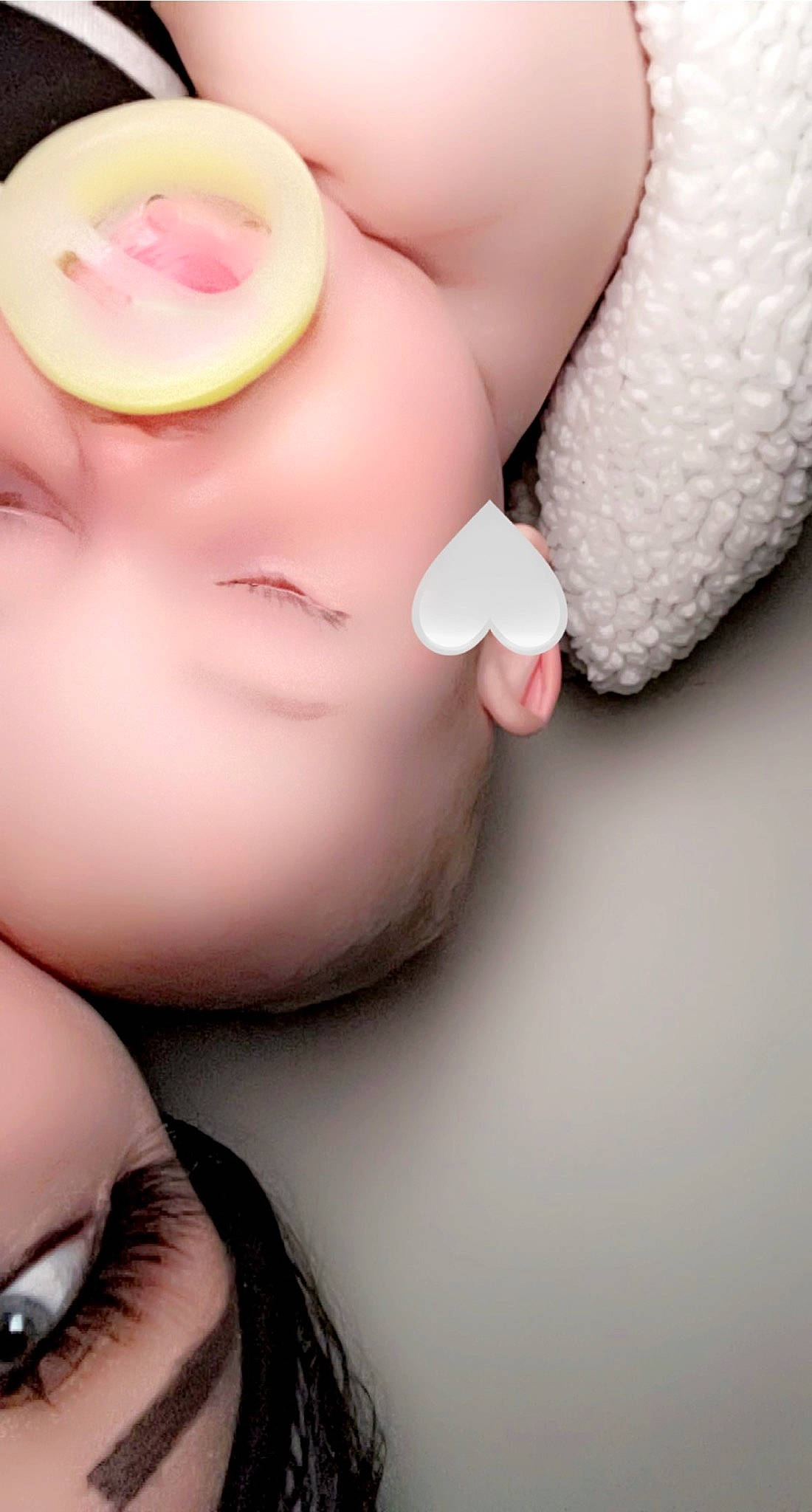 Kayonna is registered to the contest to win money with this photo: cheek, chin, cosmetics, ear, eyebrow, eyelash, facial_expression, forehead, gesture, human_body, jaw, lip, lipstick, mouth, neck, nose, organ, person, pink, skin