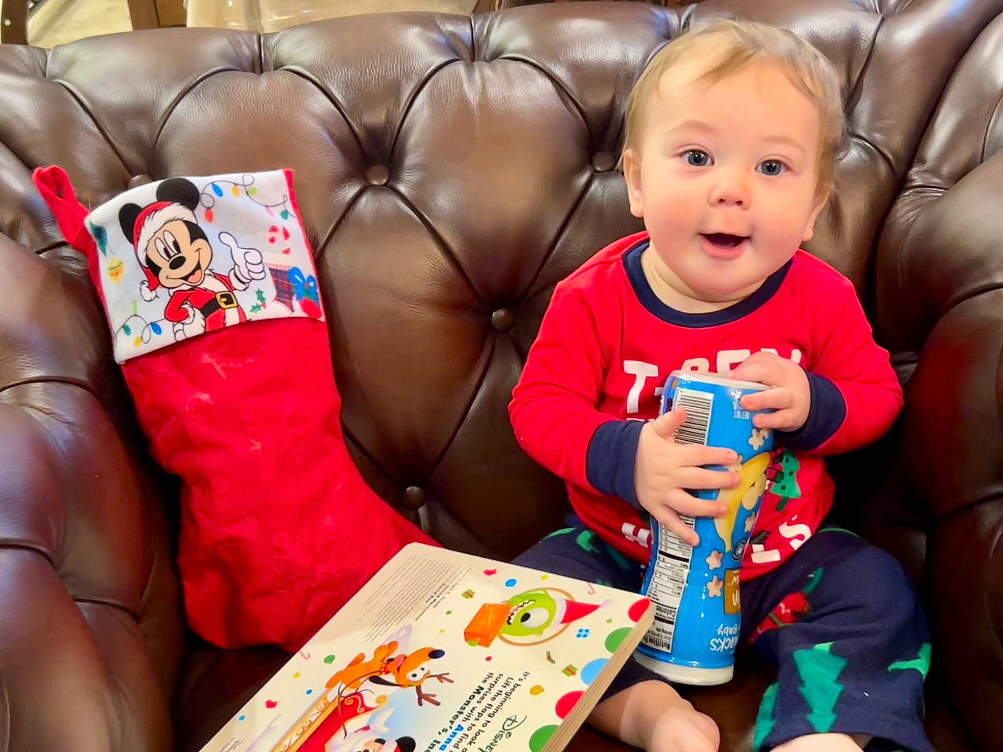 Dominic is registered to the contest to win money with this photo: baby, baby_toddler_clothing, chest, child, event, finger, fun, happy, human_leg, leisure, nail, person, play, sharing, sitting, smile, summer, surprise, t_shirt, thigh