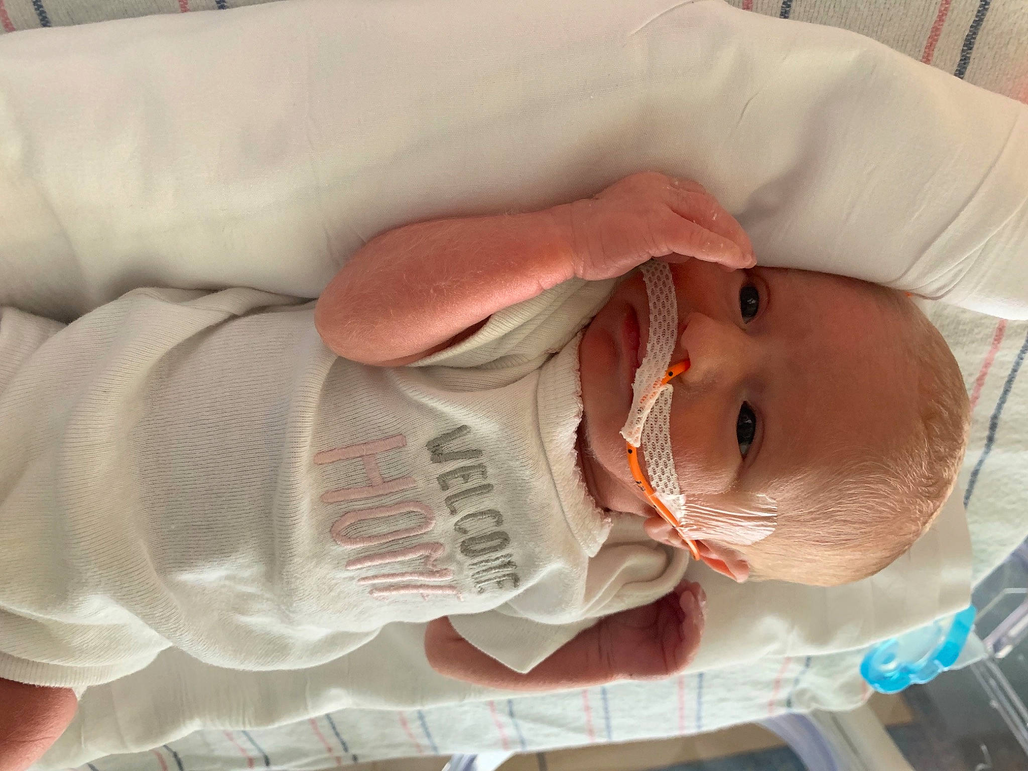 Everlee is registered to the contest to win money with this photo: baby, baby_products, baby_safety, baby_toddler_clothing, child, childbirth, comfort, event, finger, hat, head, headgear, hospital, linens, medical_equipment, nail, person, room, skin, temperature