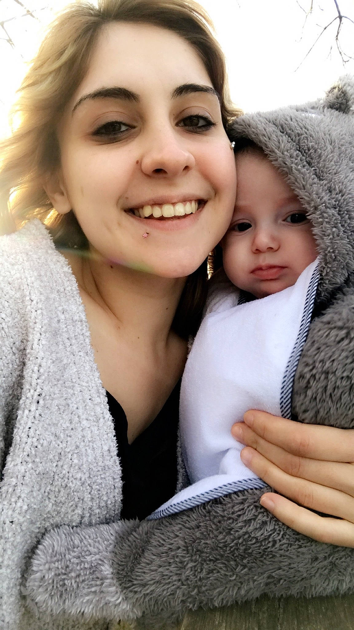 Matthis participe au concours pour gagner de l'argent avec cette photo : baby, cheek, child, facial_expression, happy, hug, joy, nose, people, person, skin, smile