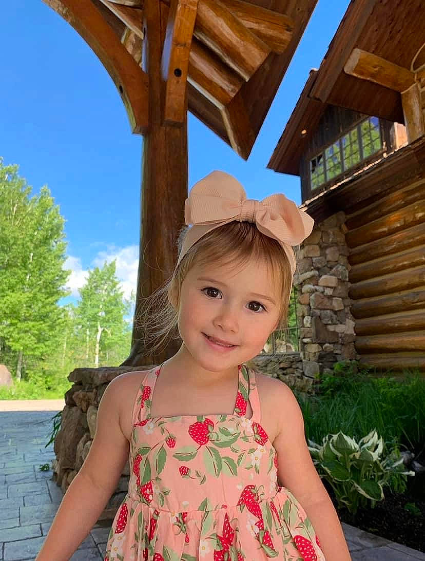 Haisley is registered to the contest to win money with this photo: beauty, brown_hair, child, fun, grass, happy, hat, joy, landscape, leisure, pattern, person, plant, recreation, skin, sky, toddler, tourism, travel, tree