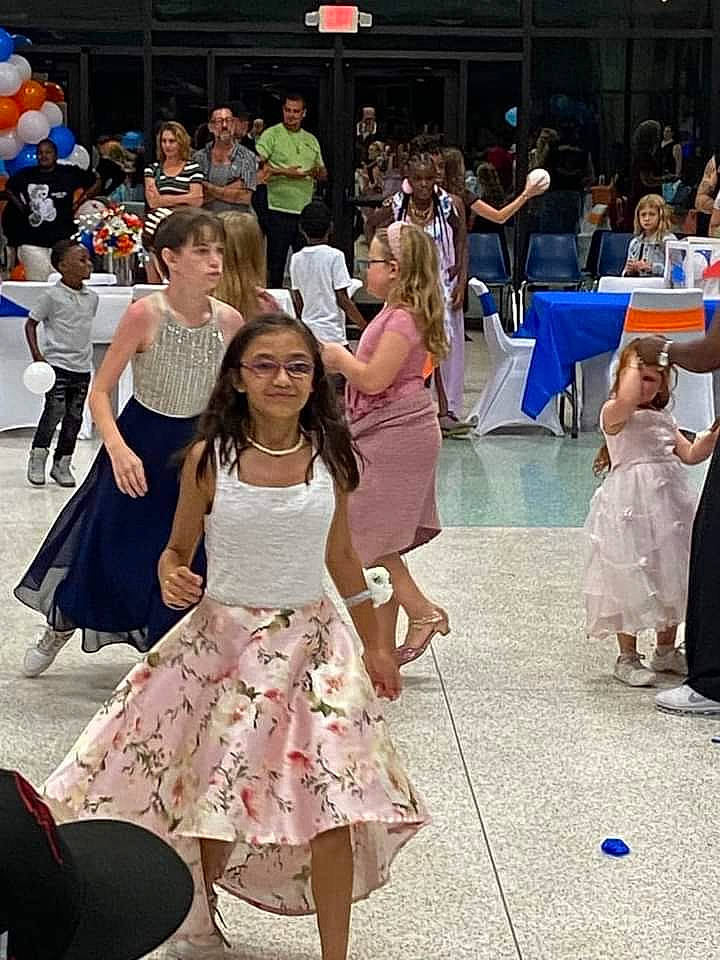 Danielle is registered to the contest to win money with this photo: bag, beauty, blurred, crowd, entertainment, event, fashion, fashion_design, fun, hairstyle, happy, human, joy, leisure, luggage_and_bags, mammal, performing_arts, person, photograph, public_space