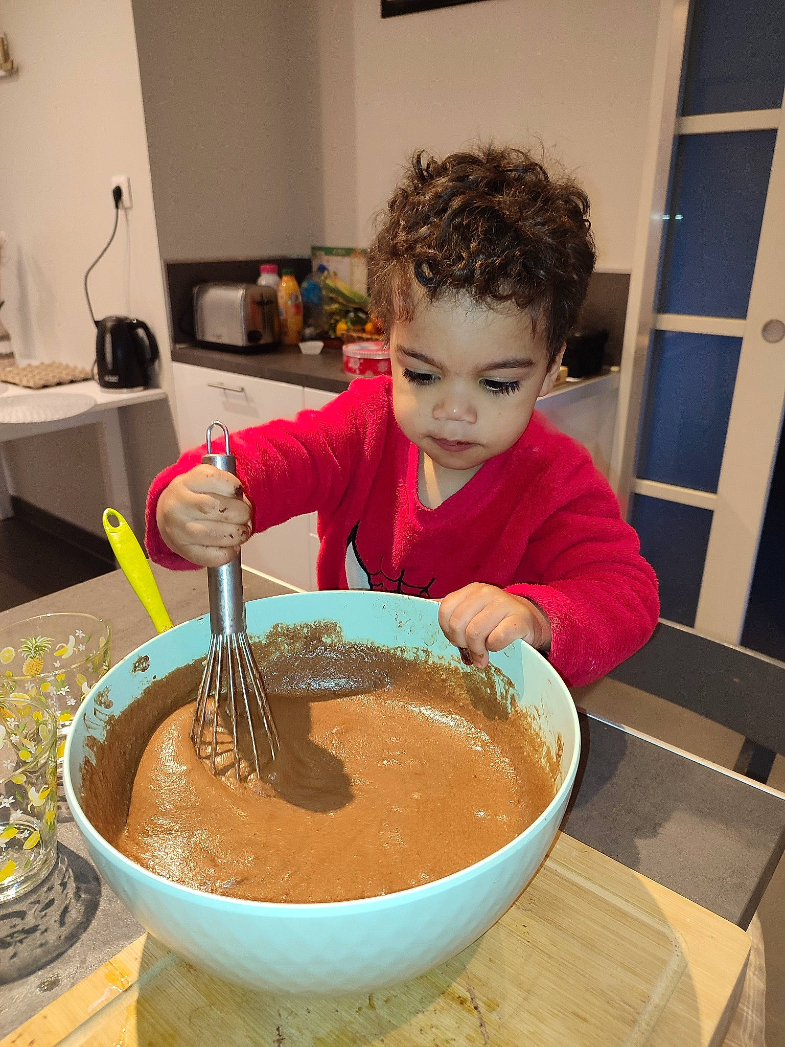 Hayden participe au concours pour gagner de l'argent avec cette photo : baking, chair, comfort_food, cooking, cuisine, dessert, dish, door, food, ingredient, kitchen_utensil, meal, nocilla, person, produce, recipe, t_shirt, table, tableware, varnish
