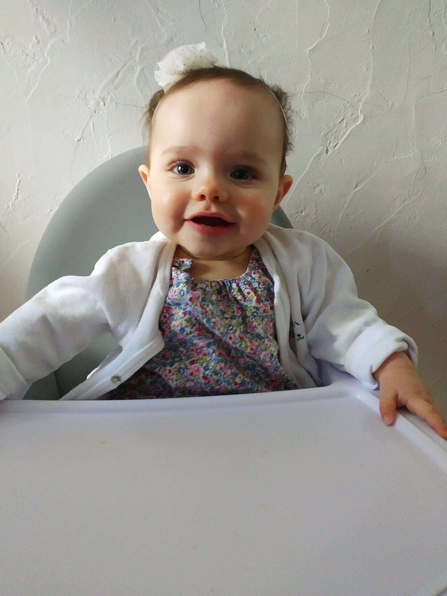 Oxana a rejoint le concours — aidez-le/la à gagner de superbes lots ! baby, cheek, child, face, forehead, head, person, sitting, skin, smile, toddler