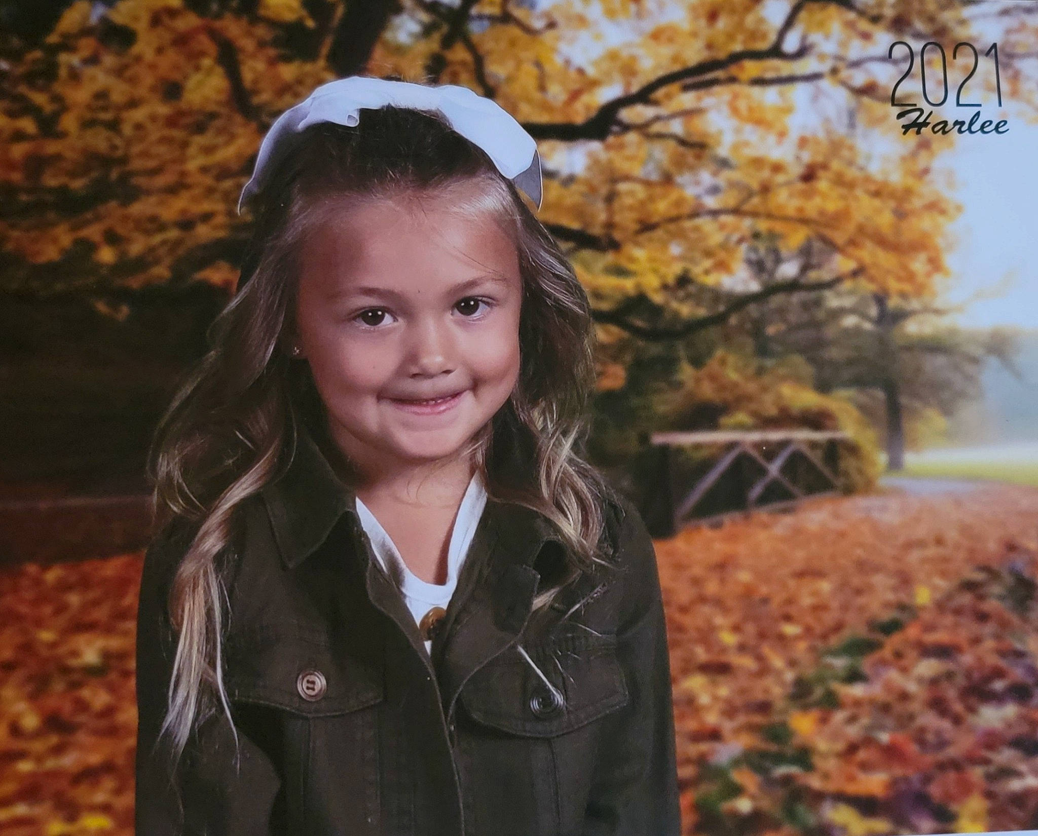 Harlee is registered to the contest to win money with this photo: branch, brown_hair, cap, cool, eye, flash_photography, fun, grass, happy, headpiece, iris, joy, lip, long_hair, outerwear, people_in_nature, person, plant, smile, tree