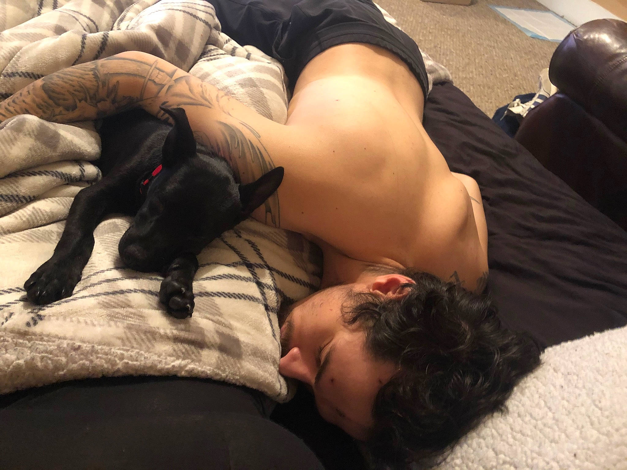 Lorenzo Spade Curtis joined the competition — help win amazing prizes! arm, comfort, leg