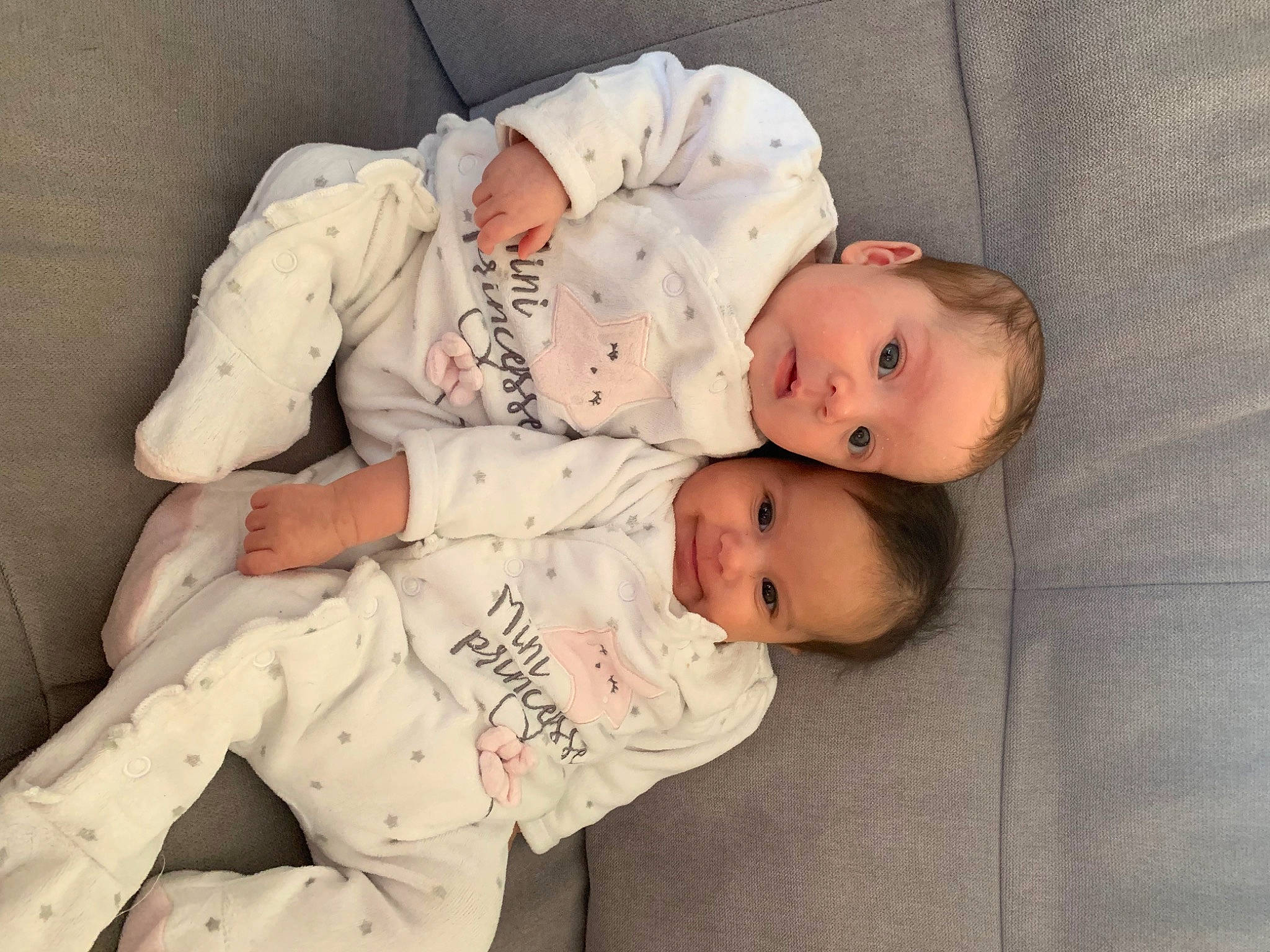 Myla participe au concours pour gagner de l'argent avec cette photo : baby, baby_products, baby_sleeping, baby_toddler_clothing, bedtime, cheek, child, comfort, human_body, linens, nap, pattern, person, product, sitting, skin, sleep, sleeve, textile, toddler