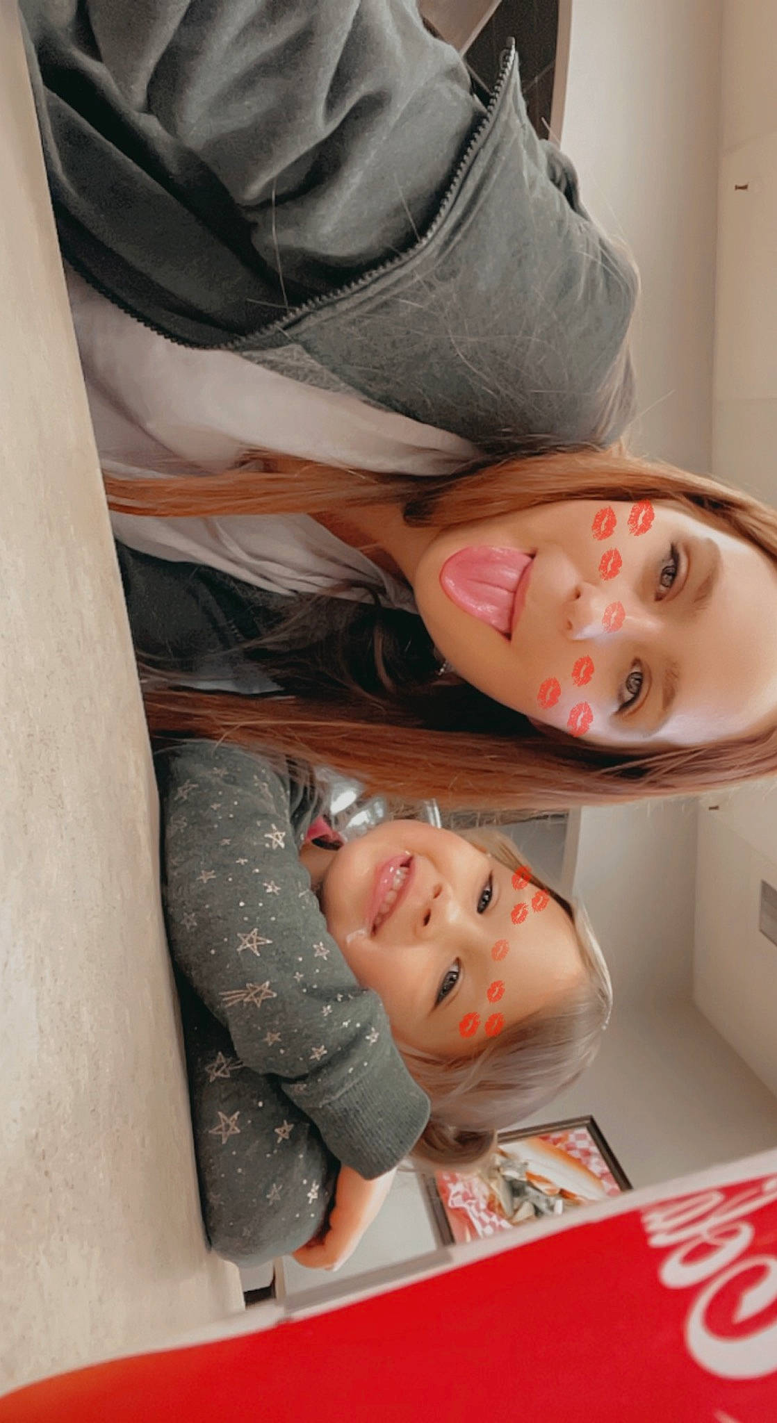 Kadee is registered to the contest to win money with this photo: cheek, child, chin, comfort, eye, eyebrow, eyelash, fashion_accessory, flooring, fun, gesture, happy, headgear, joy, lip, mouth, nose, person, selfie, skin