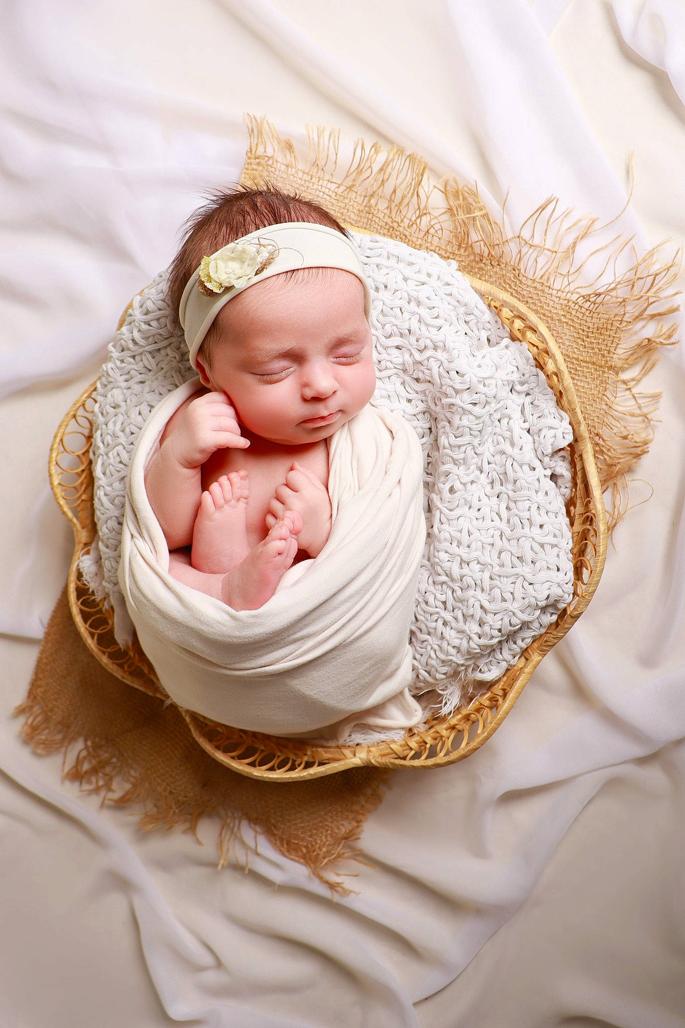Ava participe au concours pour gagner de l'argent avec cette photo : baby, baby_products, baby_sleeping, baby_toddler_clothing, cap, cheek, child, comfort, event, eye, fashion_accessory, hair_accessory, happy, head, headgear, headwear, knit_cap, linens, person, skin
