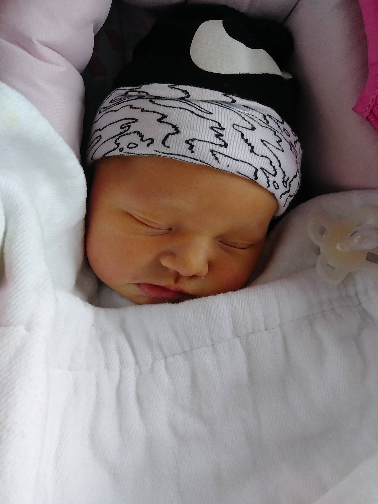 Irene is registered to the contest to win money with this photo: baby, baby_sleeping, bedtime, birth, cheek, child, finger, forehead, hand, head, headgear, headwear, lip, nap, person, skin, sleep, toddler