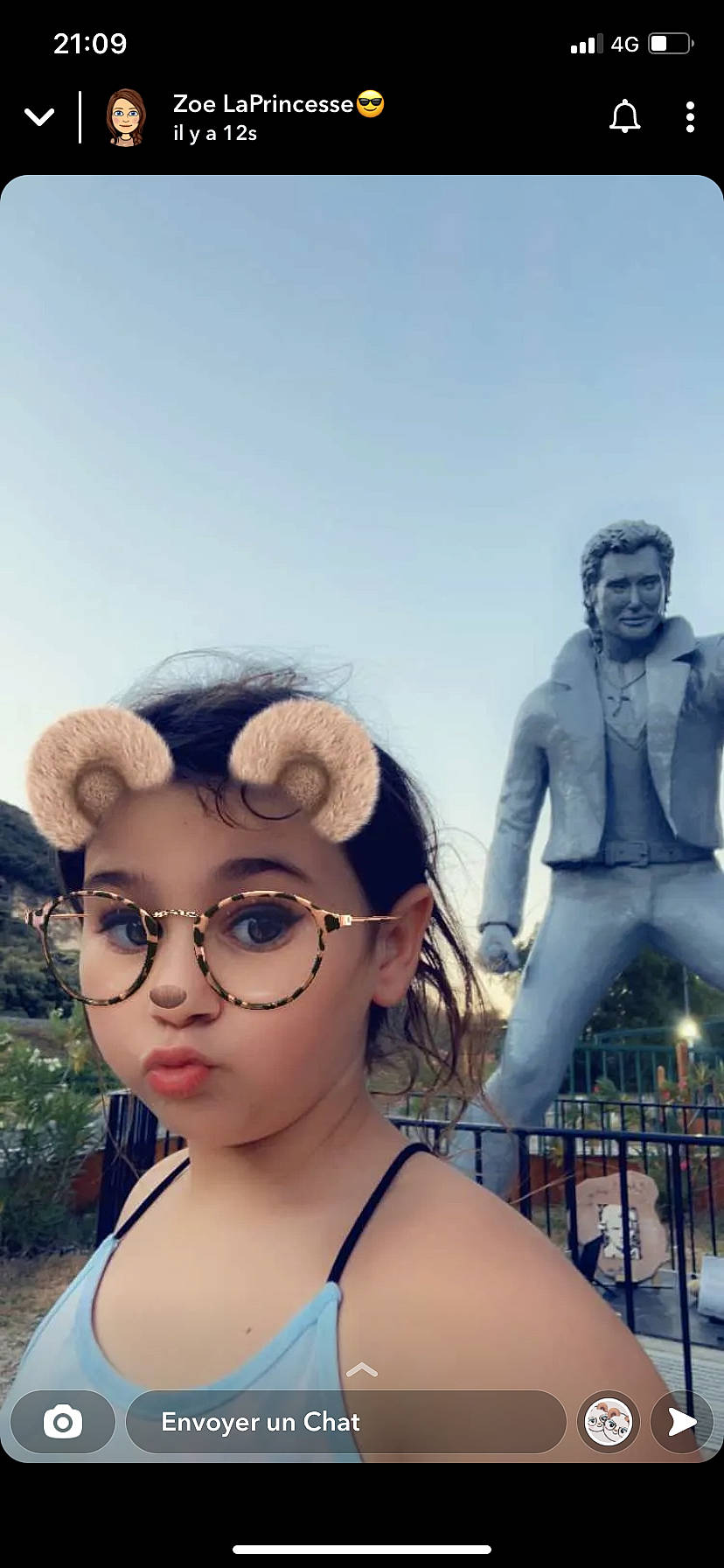 Zoe participe au concours pour gagner de l'argent avec cette photo : audio_equipment, black_hair, clothing, electric_blue, eyelash, eyewear, fashion_accessory, fashion_design, fun, hair_accessory, happy, headpiece, jewellery, leisure, person, personal_protective_equipment, recreation, selfie, sky, vacation