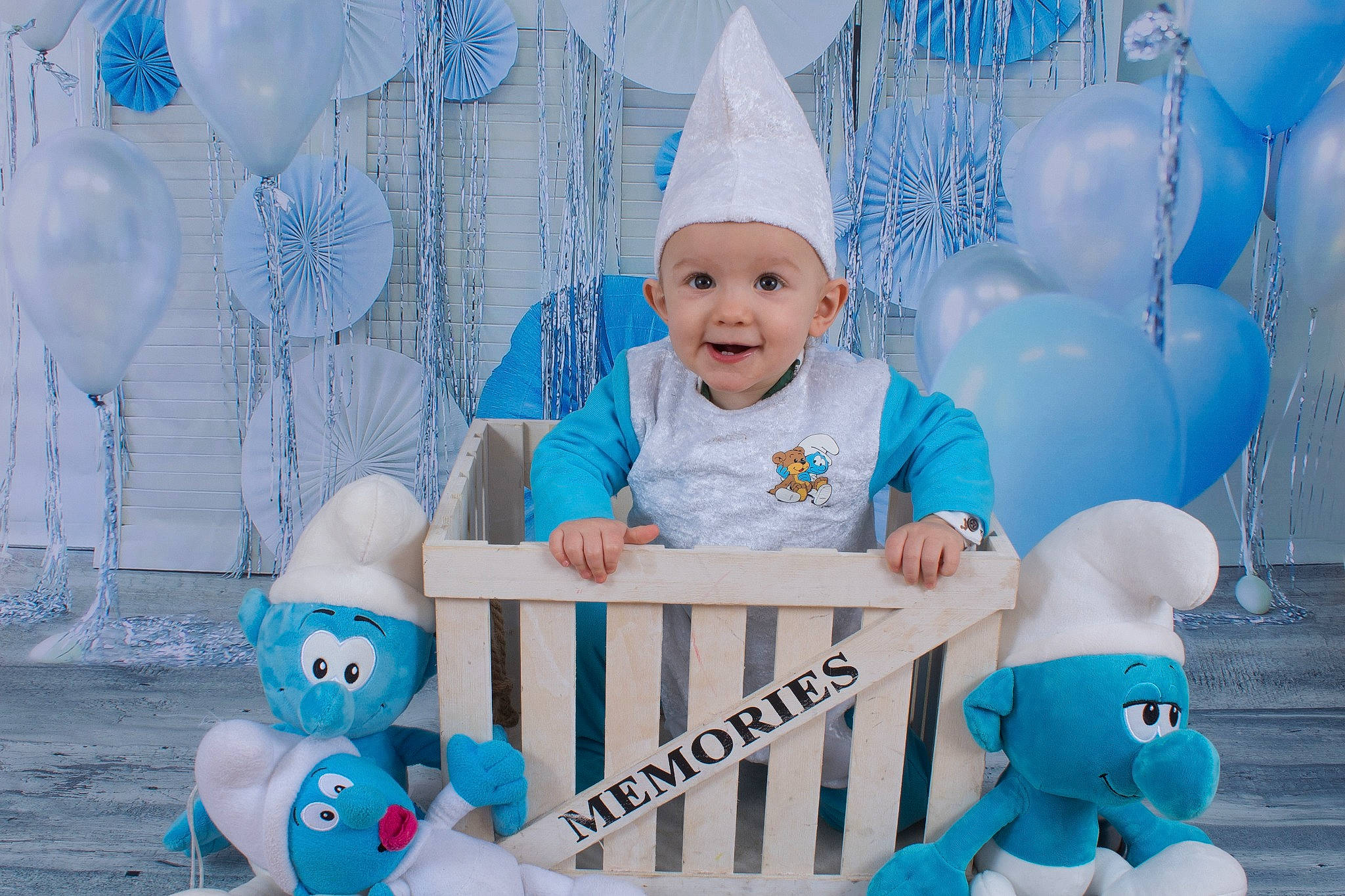 Sévan participe au concours pour gagner de l'argent avec cette photo : baby, blue, child, fun, happy, headwear, joy, person, product, smile, toddler
