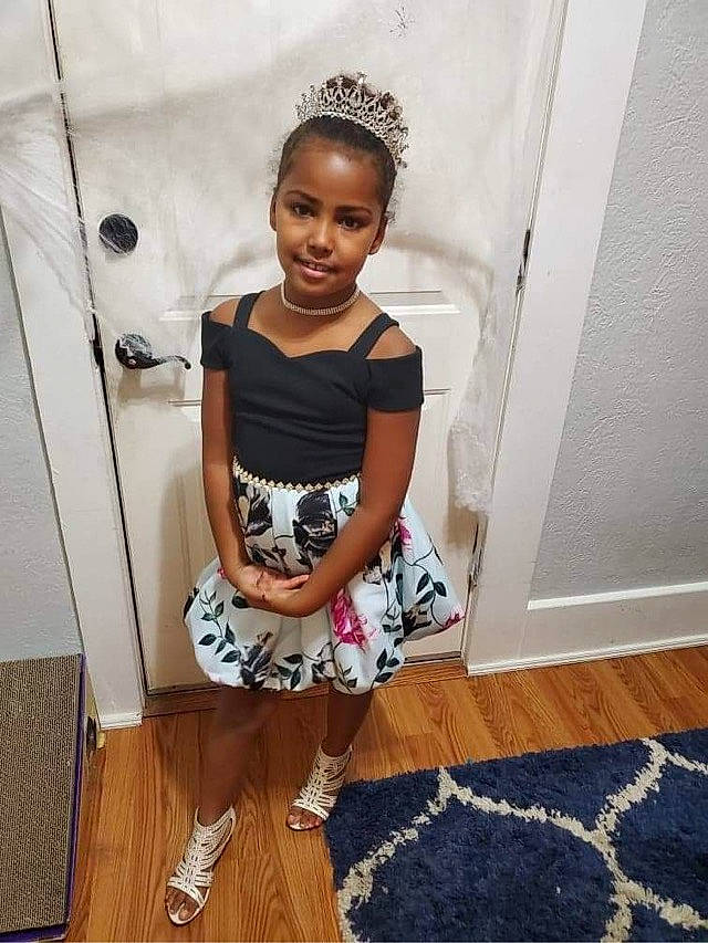 Nvelah joined the competition — help win amazing prizes! day_dress, electric_blue, fashion_accessory, fashion_design, flooring, fun, hairstyle, happy, hardwood, human_leg, jewellery, joy, knee, pattern, person, shoe, shoulder, sleeve, smile, thigh