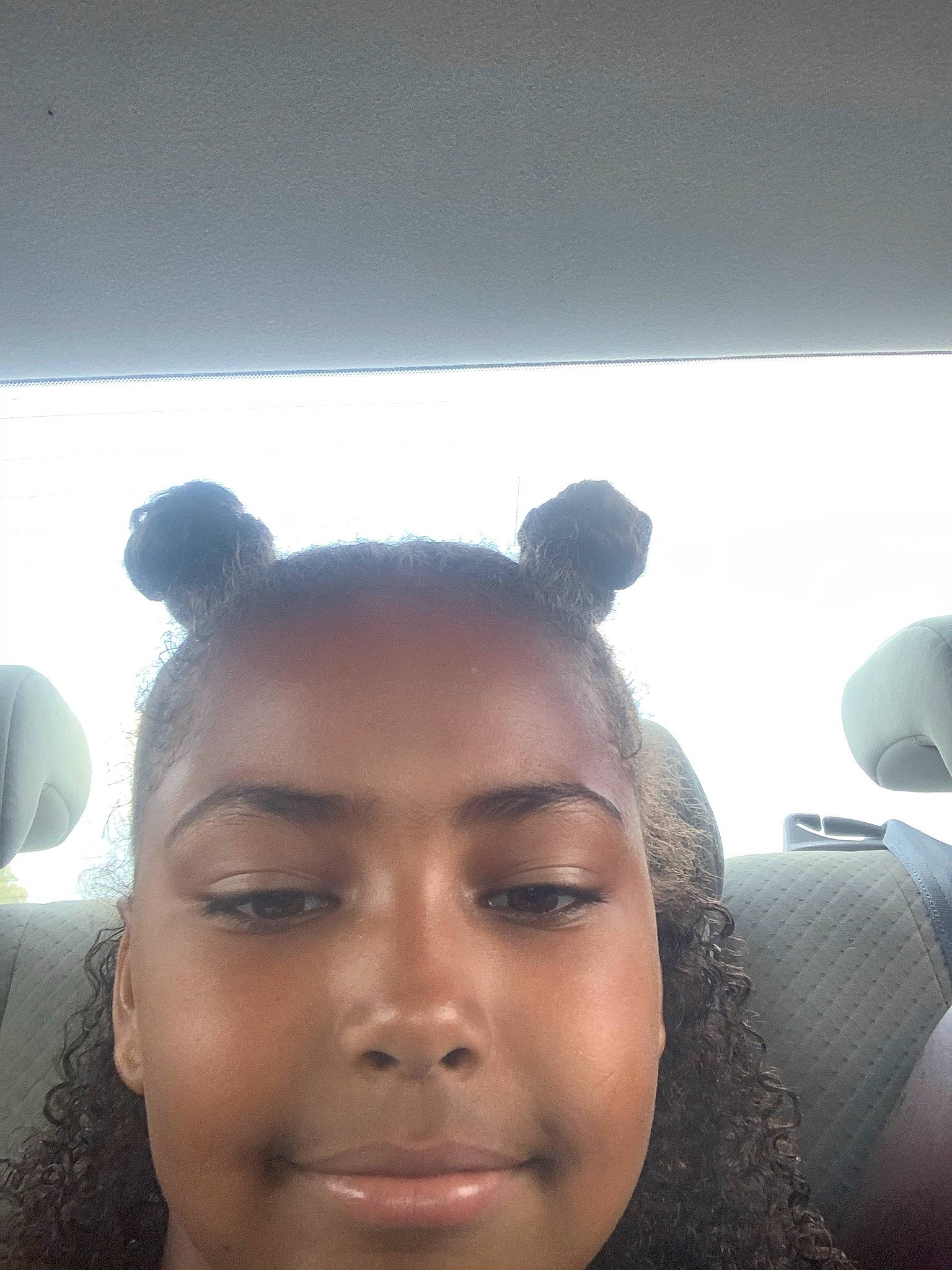 Nvelah is registered to the contest to win money with this photo: audio_equipment, black_hair, cheek, ear, earrings, eyelash, eyewear, face, flash_photography, forehead, fun, happy, jaw, joy, lip, neck, nose, person, selfie, temple