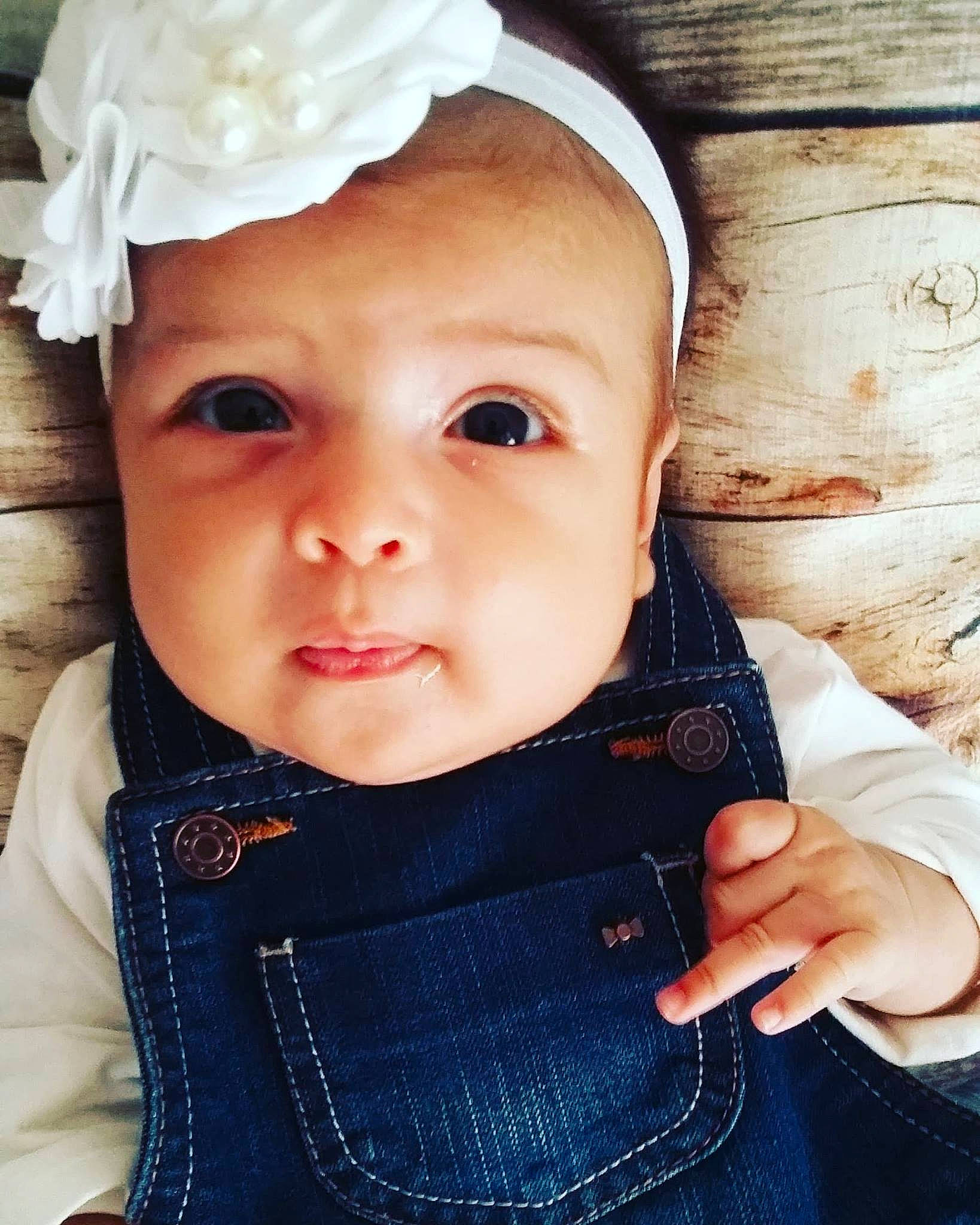 Milarose a rejoint le concours — aidez-le/la à gagner de superbes lots ! cheek, child, child_model, cool, ear, eye, girl, hair_accessory, head, headband, headgear, headwear, infant, person, product, skin, smile, toddler