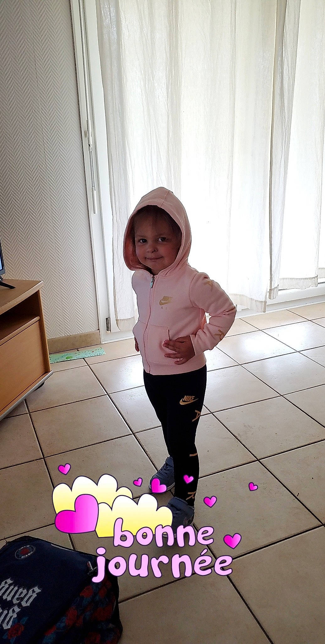 Annaleore participe au concours pour gagner de l'argent avec cette photo : baby, baby_toddler_clothing, balloon, child, floor, flooring, fun, happy, hardwood, joy, leg, magenta, person, pink, purple, shoe, sleeve, snapshot, sneakers, table