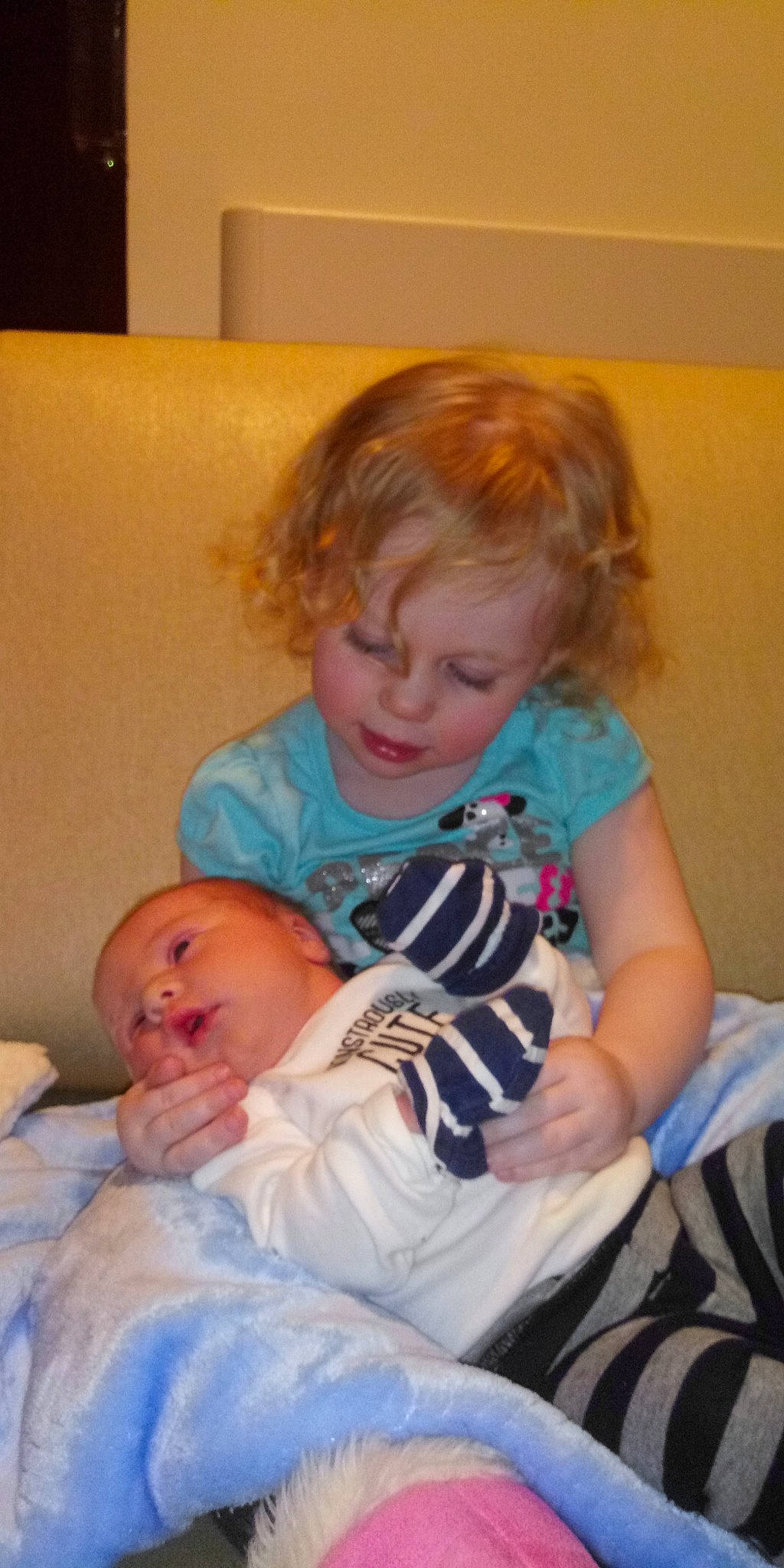 Clarity is registered to the contest to win money with this photo: baby, birth, child, finger, person, toddler