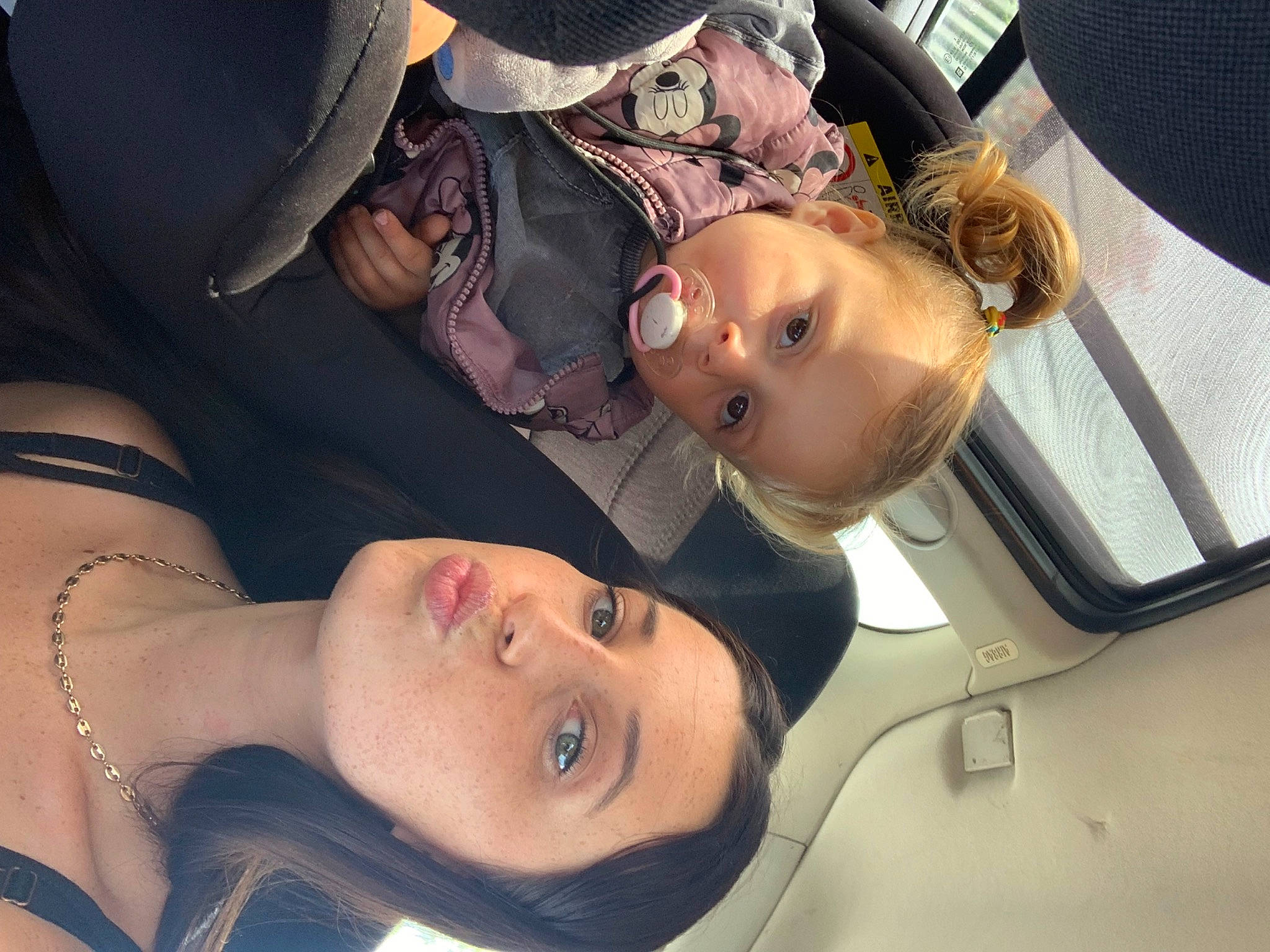 Helena Catalia participe au concours pour gagner de l'argent avec cette photo : automotive_design, blond, child, comfort, dress, event, eyebrow, eyelash, eyewear, fun, gesture, happy, hat, jaw, mouth, neck, person, selfie, smile, tree