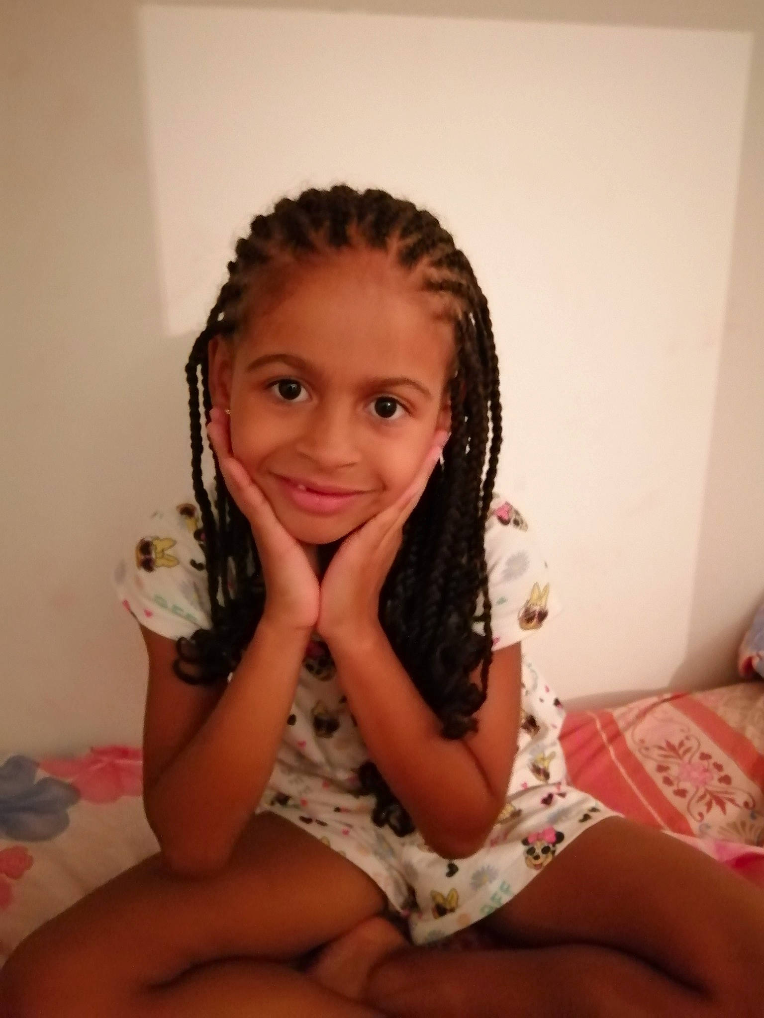 Chloé a rejoint le concours — aidez-le/la à gagner de superbes lots ! black_hair, braid, brown_hair, comfort, cornrows, dreadlocks, dress, ear, eyebrow, eyelash, happy, human_leg, jewellery, joy, knee, leg, long_hair, neck, pattern, person