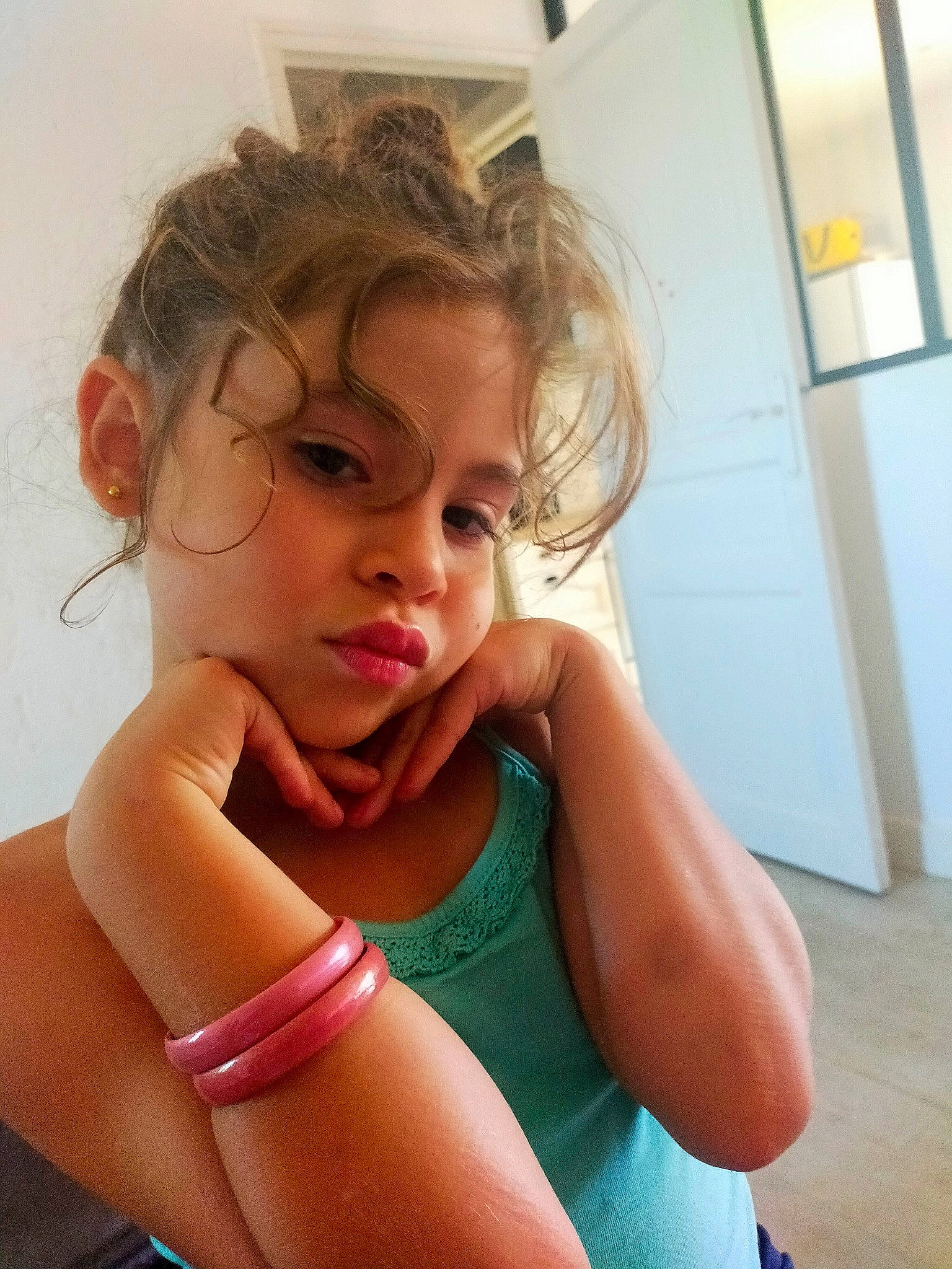 Elyna participe au concours pour gagner de l'argent avec cette photo : bathing, chest, elbow, eyelash, happy, human_leg, joint, knee, leg, leisure, leotard, neck, one_piece_swimsuit, person, skin, sportswear, swimwear, thigh, thumb, toddler