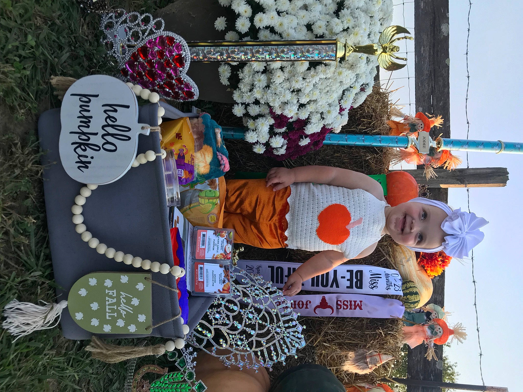 Jodee joined the competition — help win amazing prizes! art, event, fashion_accessory, fun, hat, headwear, joy, leisure, organism, pattern, person, plant, sky, sun_hat, t_shirt, textile, tree, visual_arts, world