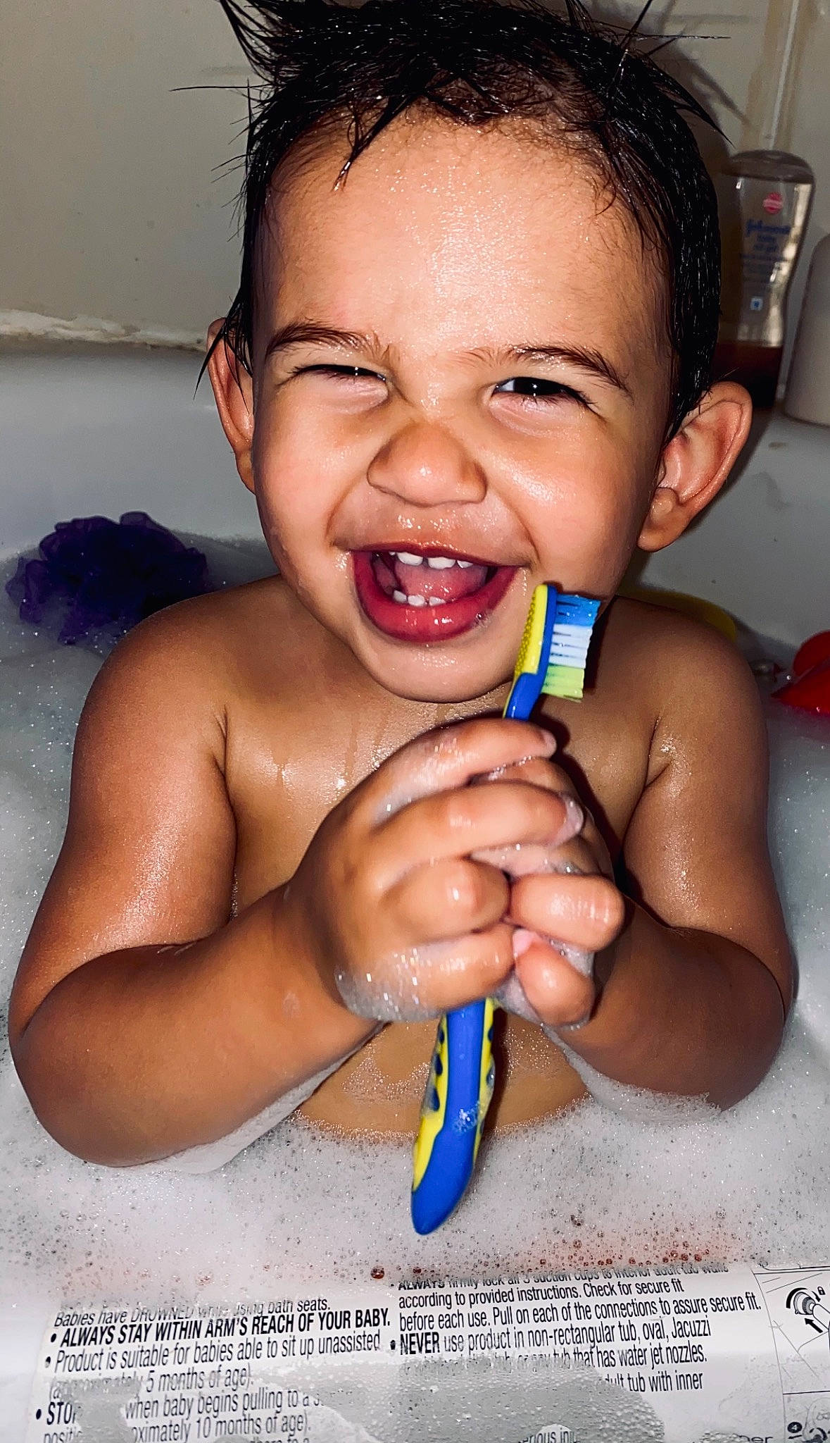 Kaisen Wayne is registered to the contest to win money with this photo: cheek, chest, ear, eyelash, finger, gesture, happy, head, human_body, jaw, lip, mouth, muscle, neck, nose, organ, person, skin, smile, thumb