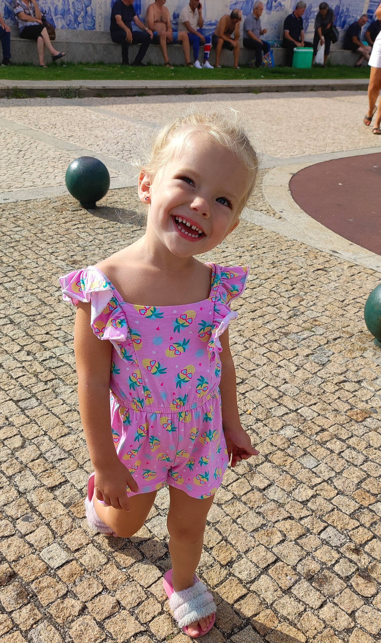 Maddie participe au concours pour gagner de l'argent avec cette photo : baby, baby_toddler_clothing, blue, child, fun, grass, hairstyle, happy, human_leg, joint, joy, leisure, magenta, person, photograph, pink, public_space, sidewalk, skin, smile