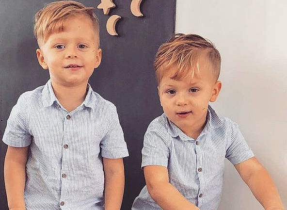 Mattia Et Maé participe au concours pour gagner de l'argent avec cette photo : arm, baby_toddler_clothing, cheek, chin, collar, dress_shirt, facial_expression, gesture, hair, happy, iris, joy, nose, organ, people, person, skin, sleeve, smile, standing